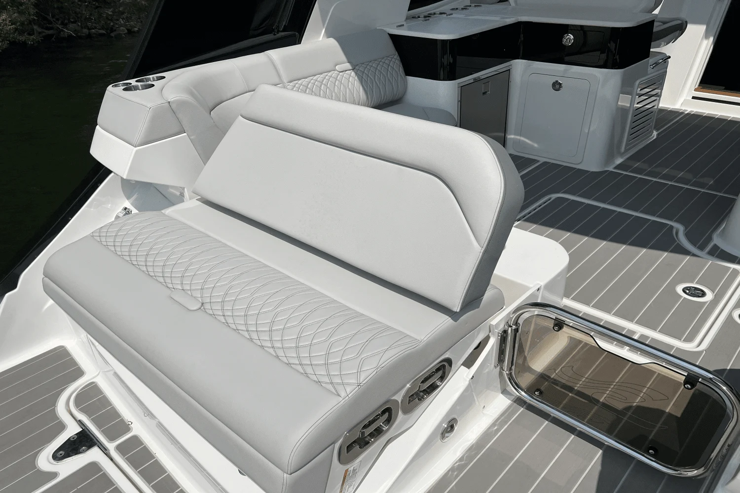 2023 Sea Ray
                                                             Sundancer 370 Image Thumbnail #20