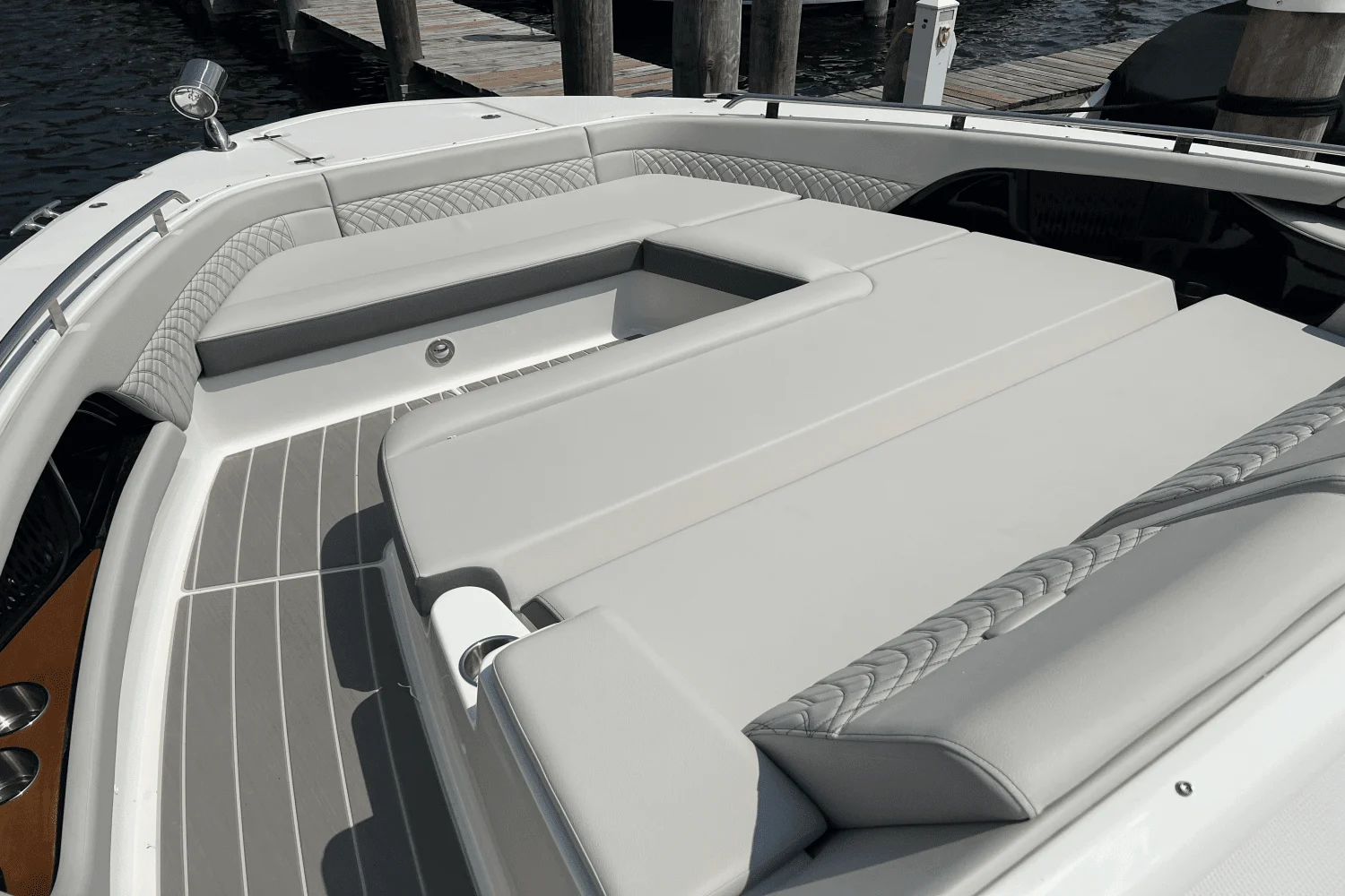 2023 Sea Ray
                                                             Sundancer 370 Image Thumbnail #10