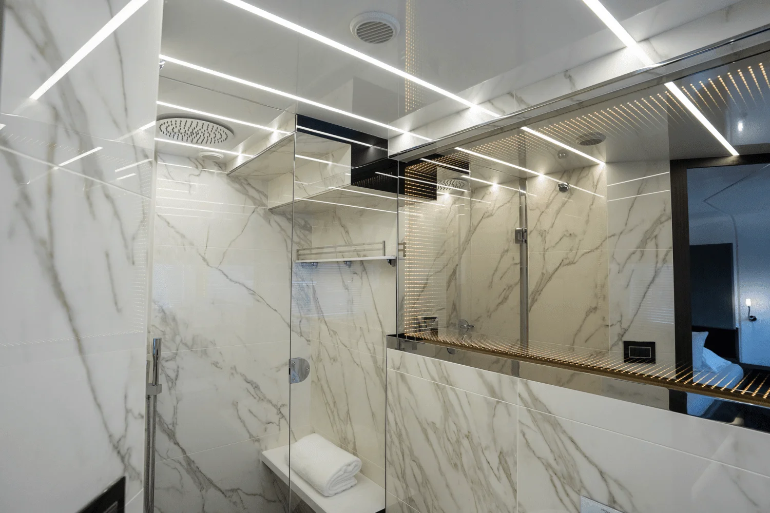 2025 Galeon
                                                             680 FLY Image Thumbnail #24