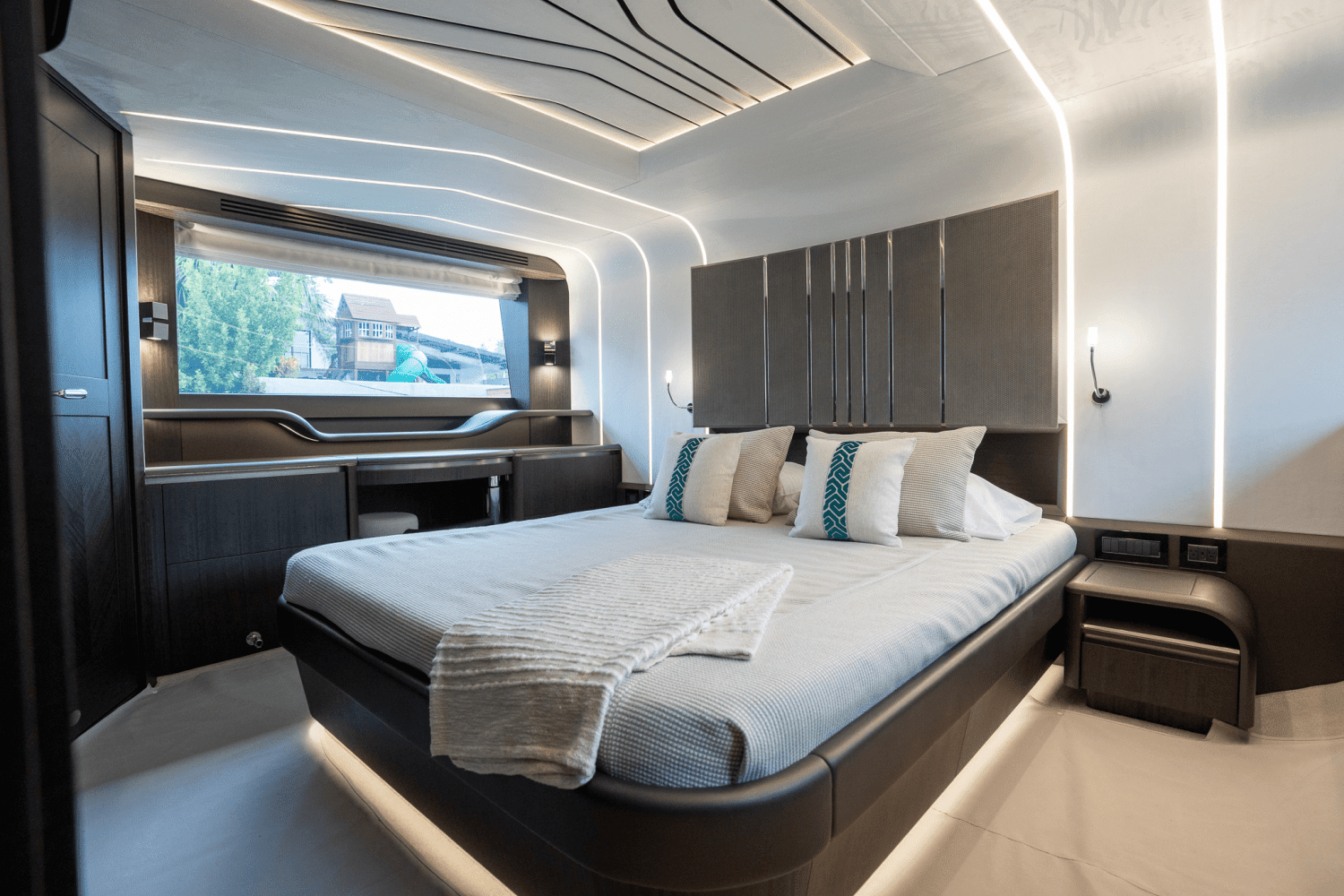 2025 Galeon 680 FLY Image Thumbnail #12