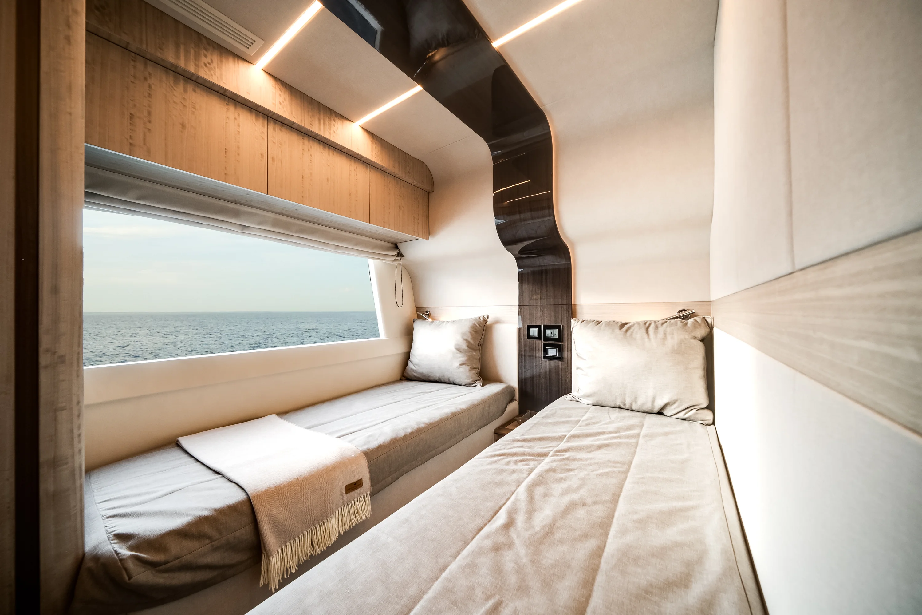2026 Galeon 680 FLY Image Thumbnail #21