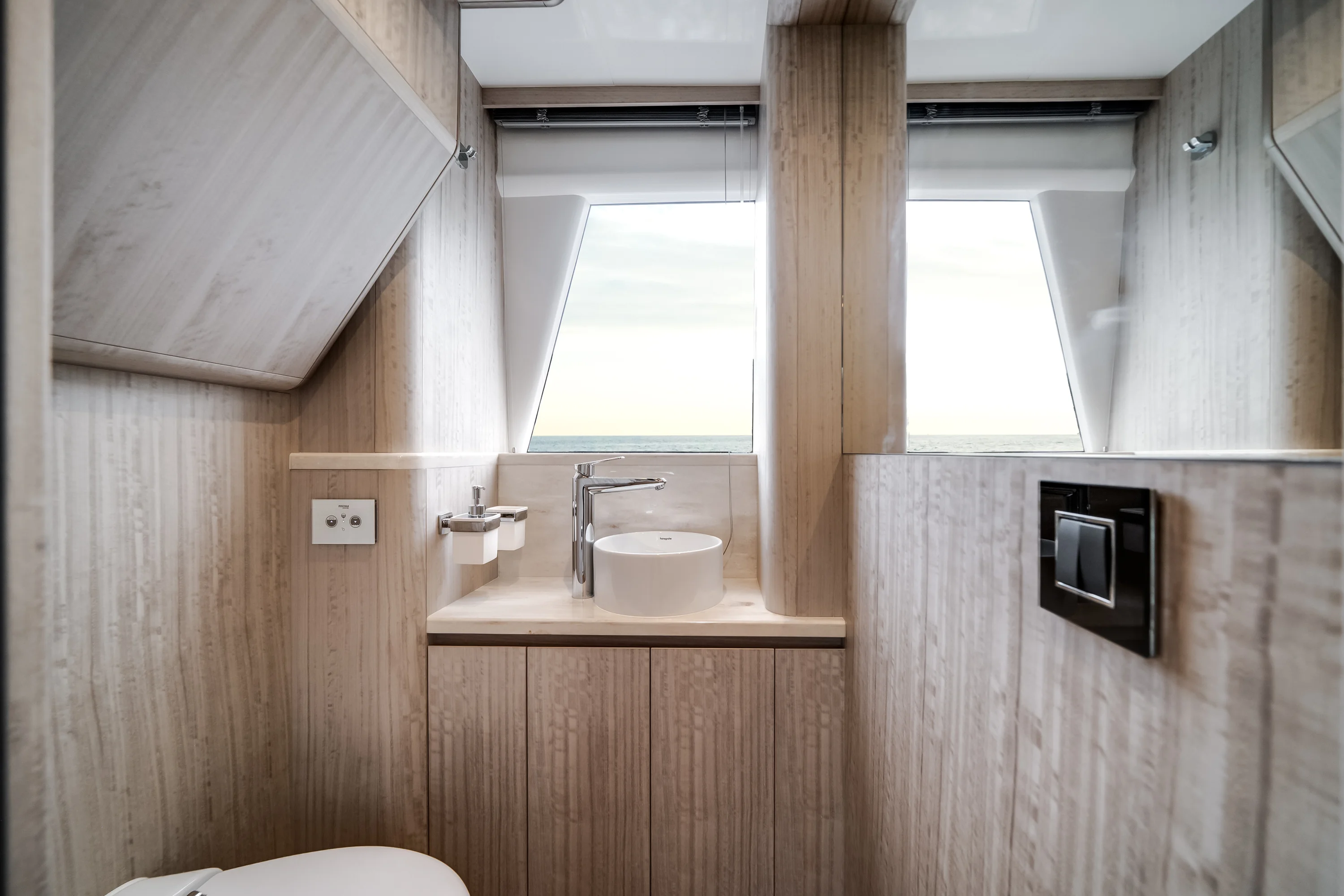 2026 Galeon 680 FLY Image Thumbnail #39