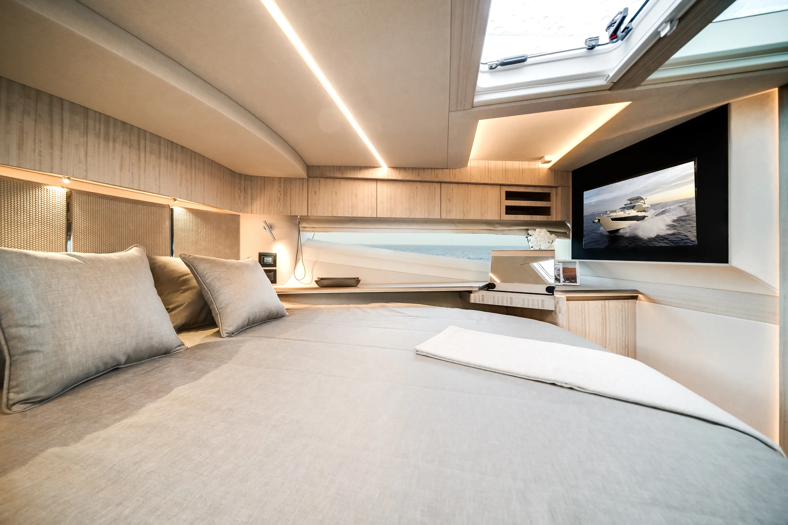 2026 Galeon 680 FLY Image Thumbnail #18
