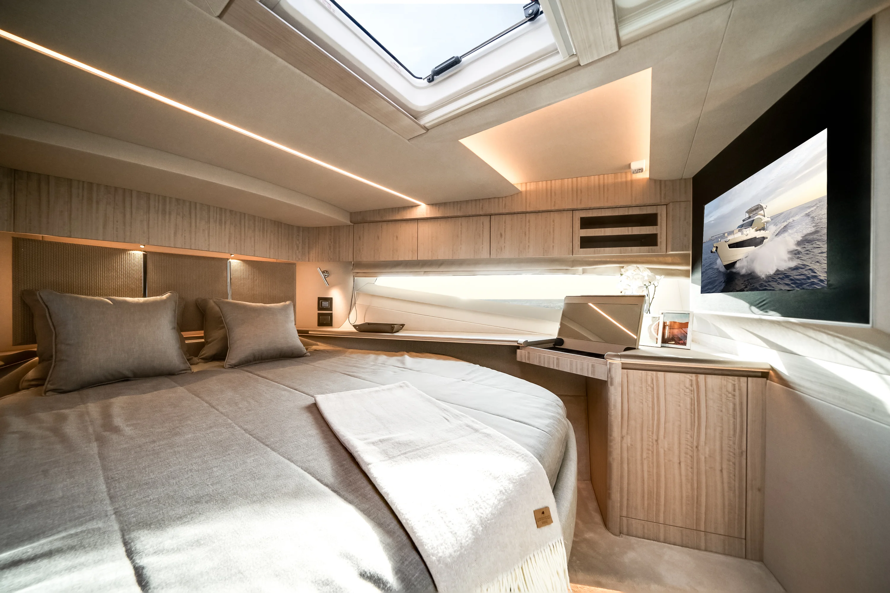 2026 Galeon 680 FLY Image Thumbnail #15