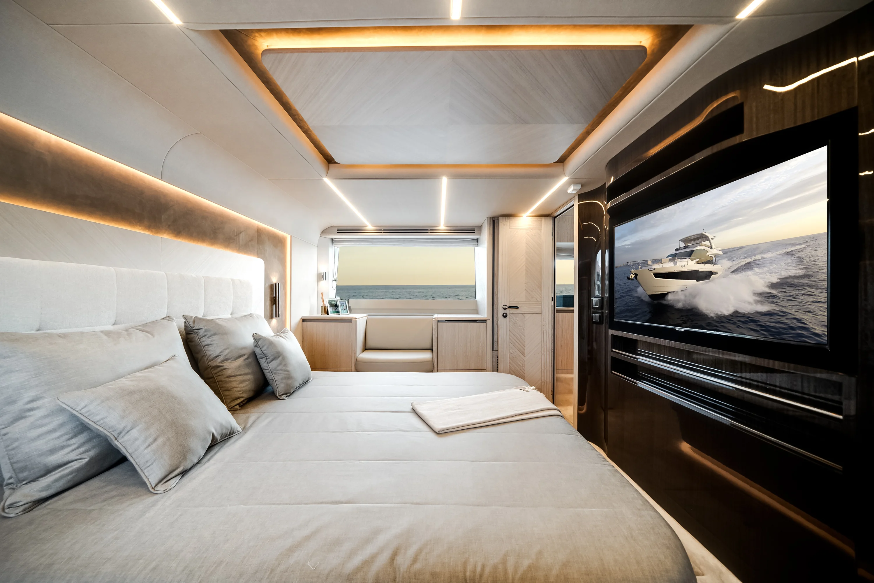 2026 Galeon 680 FLY Image Thumbnail #32