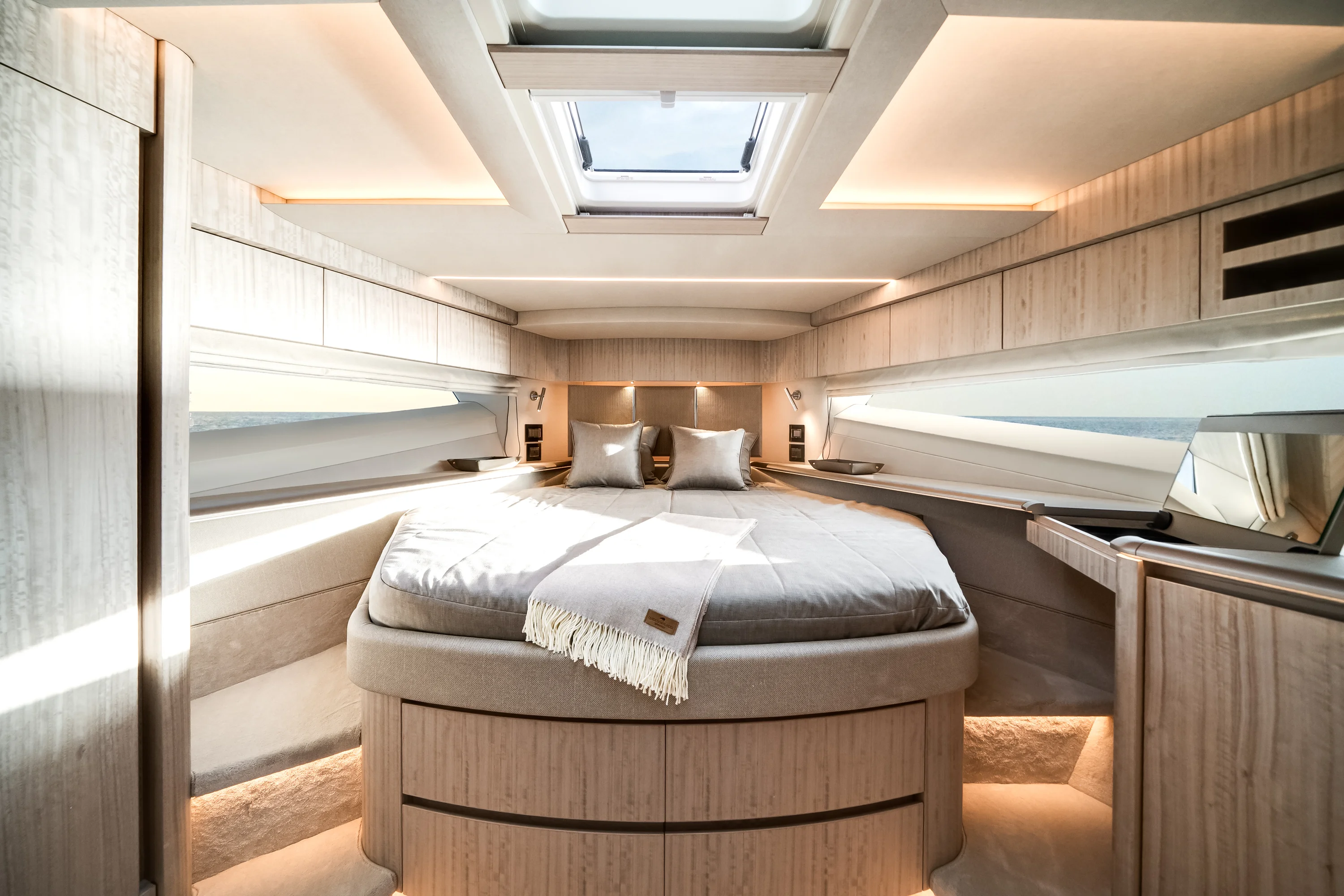 2026 Galeon 680 FLY Image Thumbnail #14