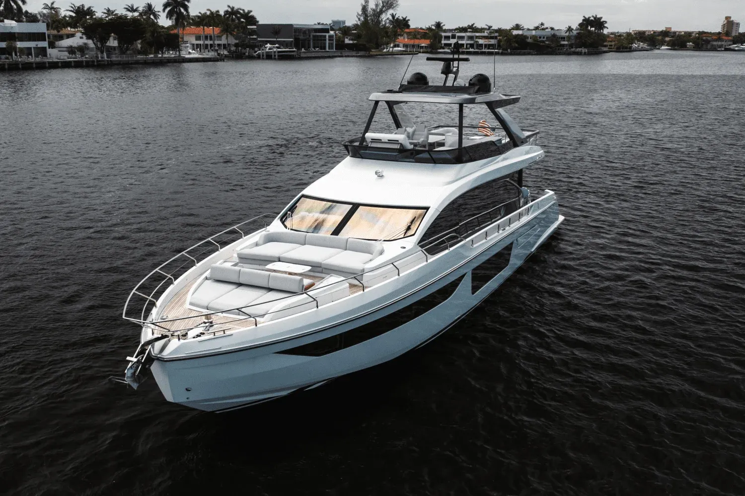 2023 Azimut 68 FLY Image Thumbnail #4