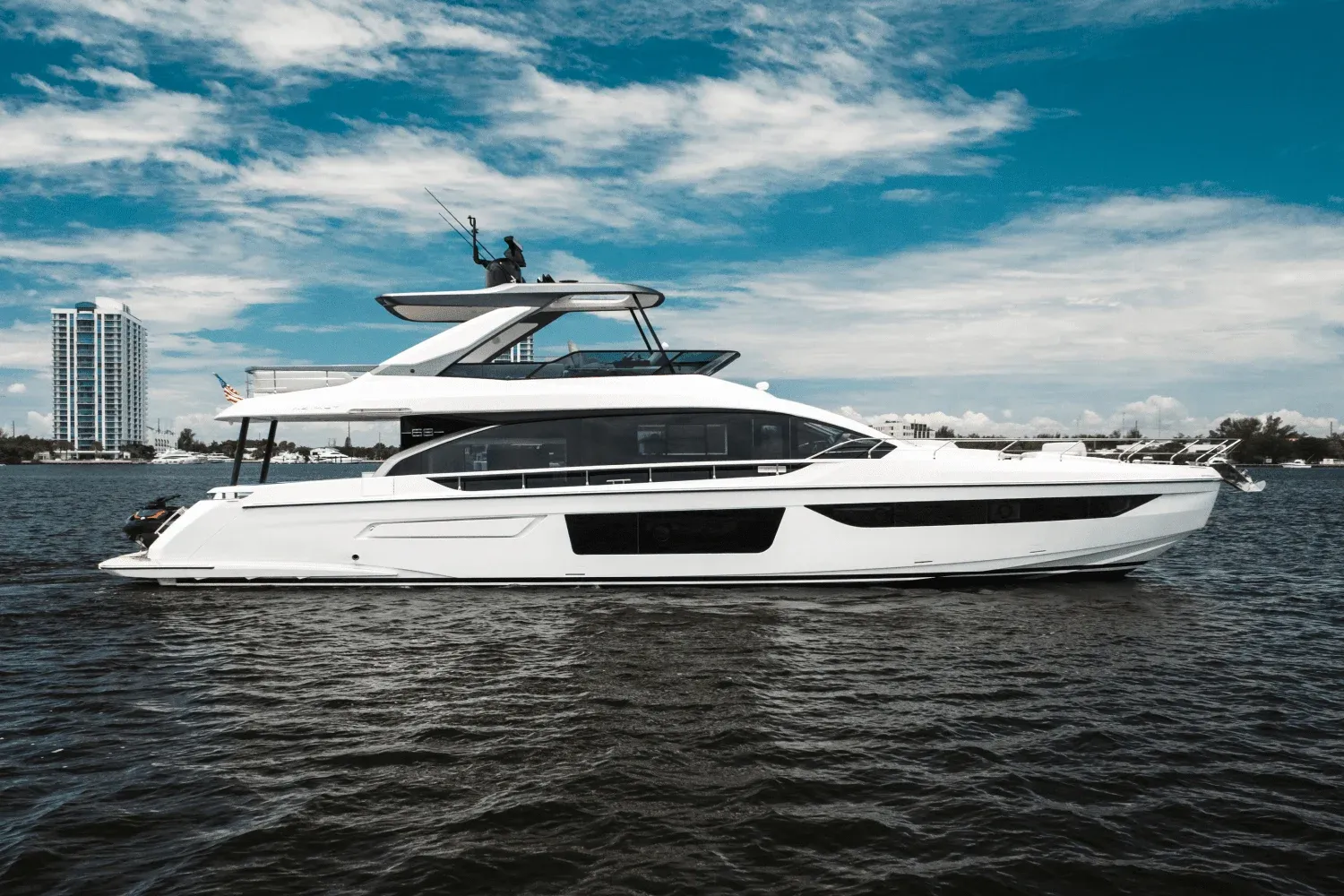2023 Azimut 68 FLY Image Thumbnail #7