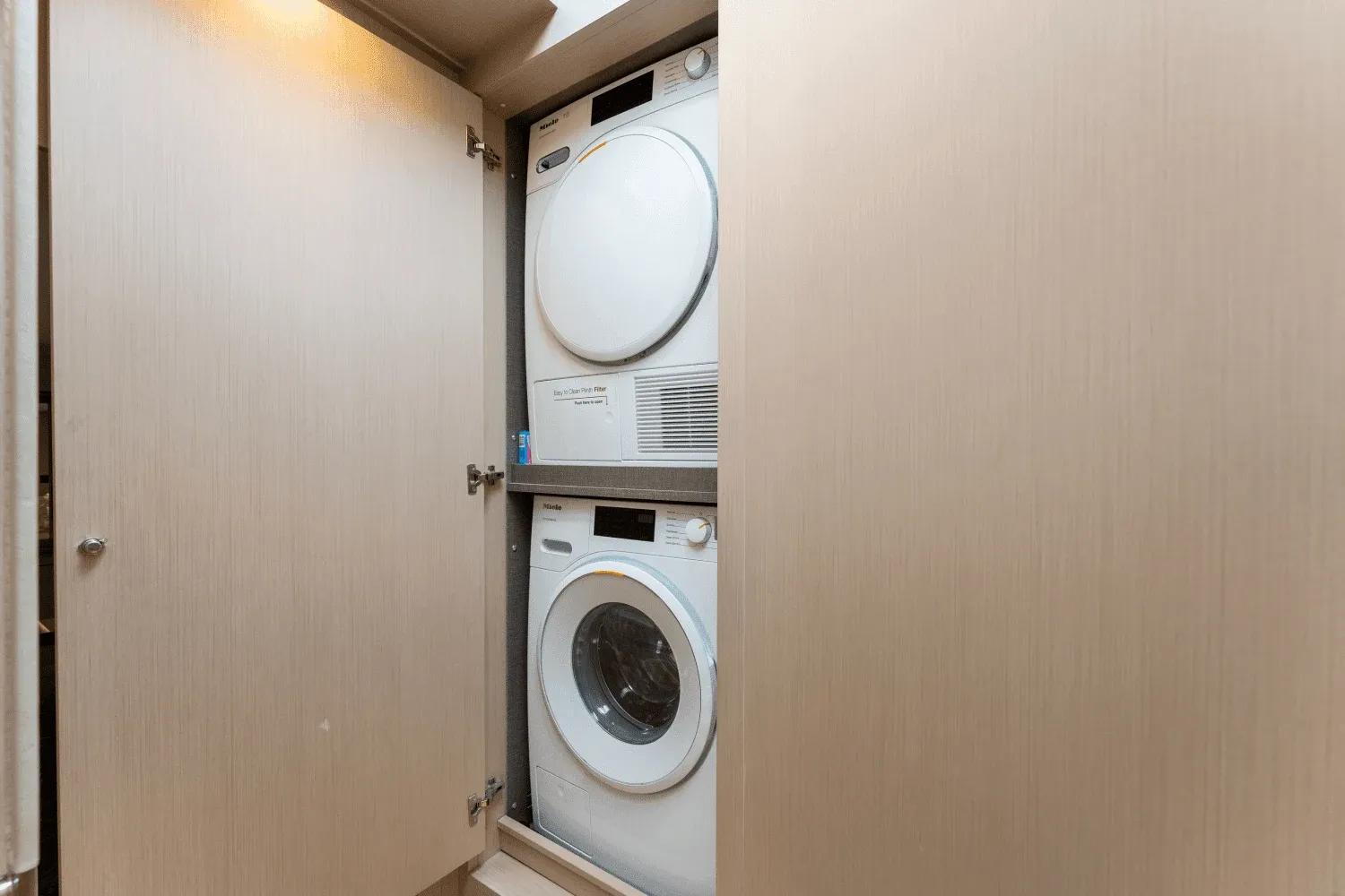 2023 Azimut 68 FLY Image Thumbnail #34