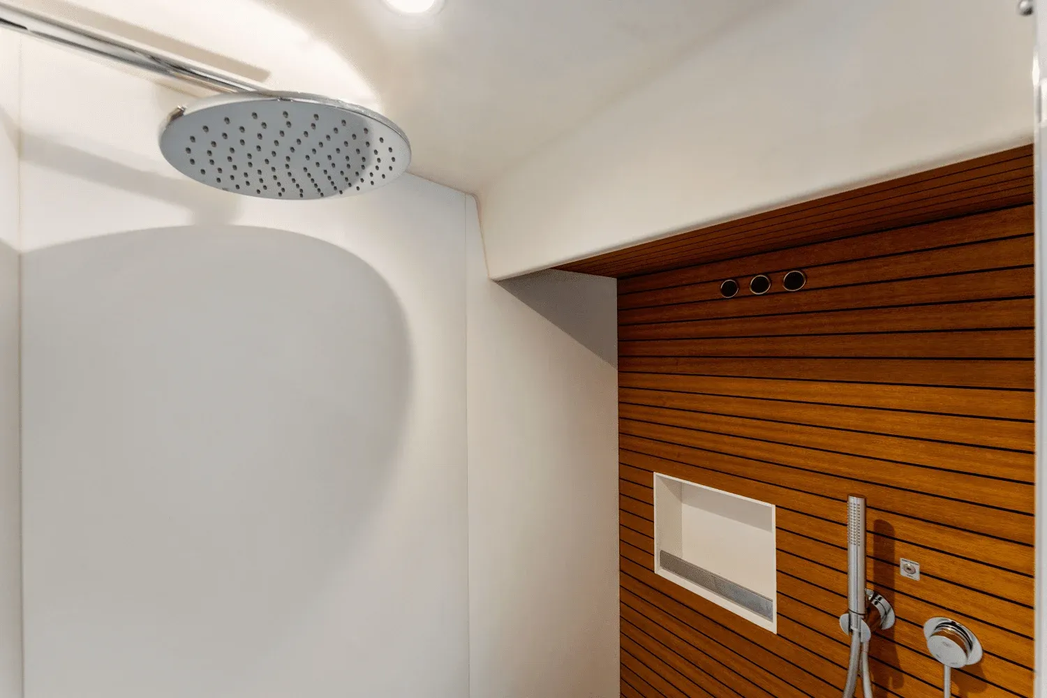 2023 Azimut 68 FLY Image Thumbnail #32