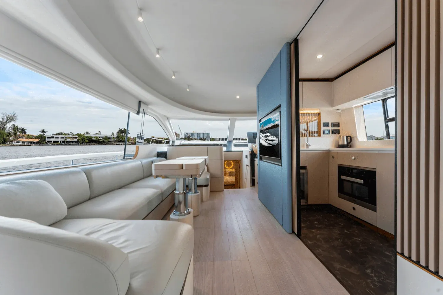 2023 Azimut 68 FLY Image Thumbnail #19