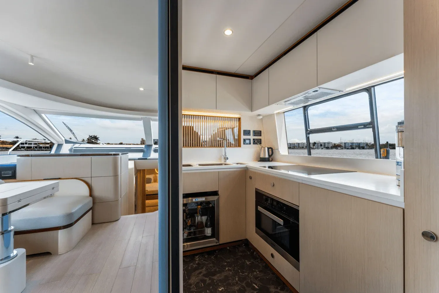 2023 Azimut 68 FLY Image Thumbnail #20