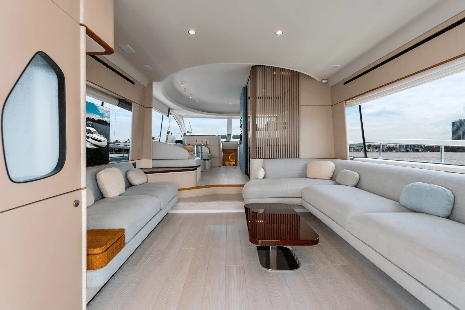 2023 Azimut 68 FLY Image Thumbnail #15