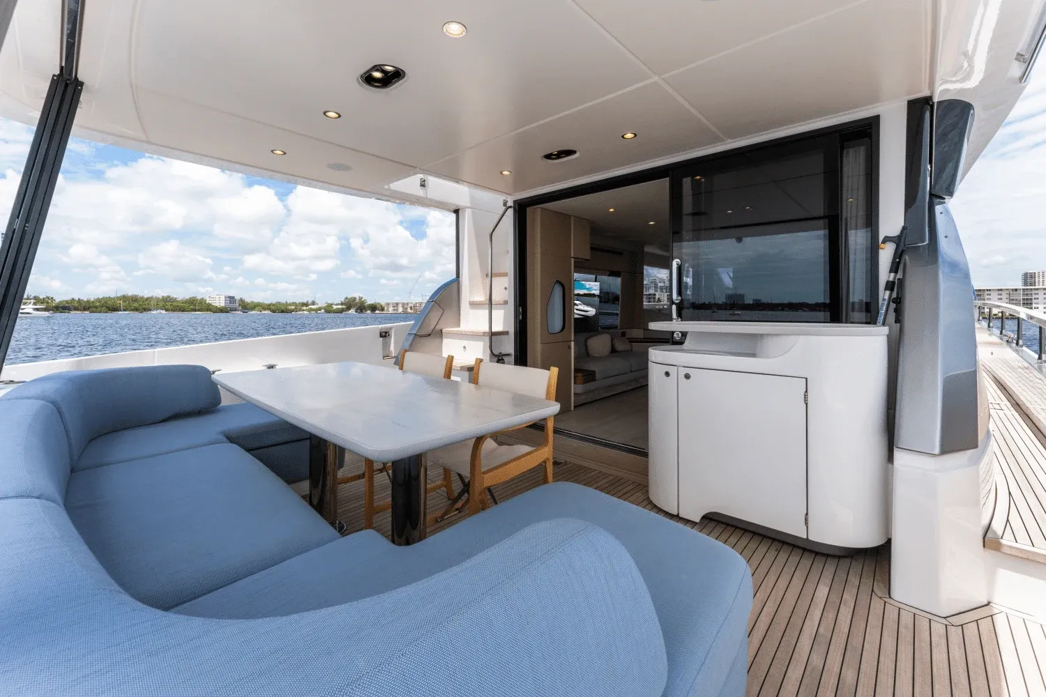 2023 Azimut 68 FLY Image Thumbnail #14