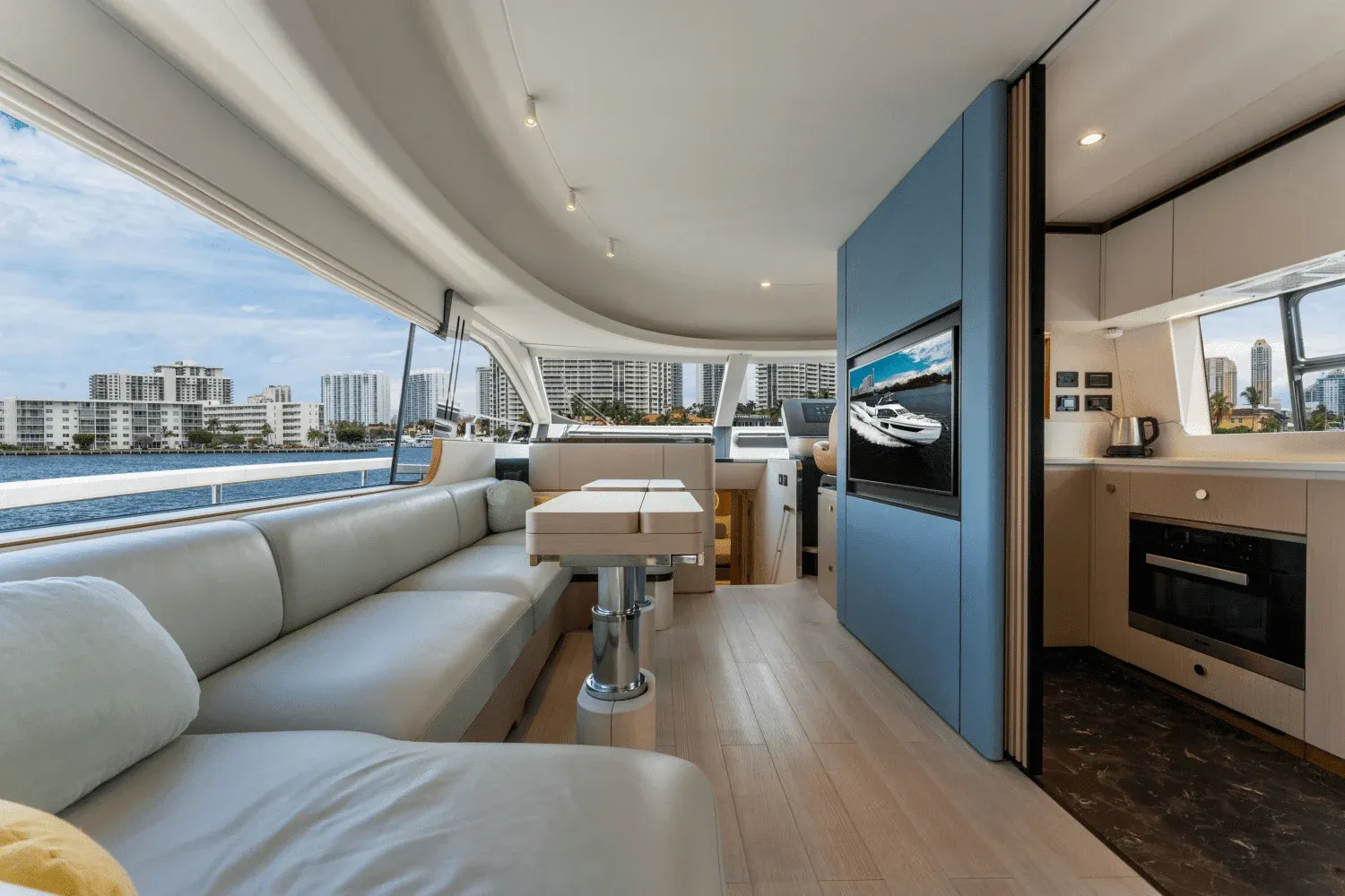 2023 Azimut 68 FLY Image Thumbnail #18