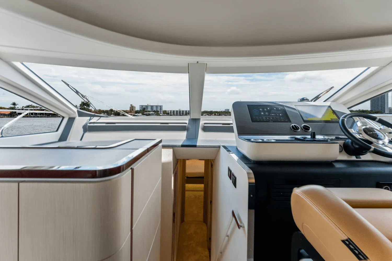 2023 Azimut 68 FLY Image Thumbnail #43