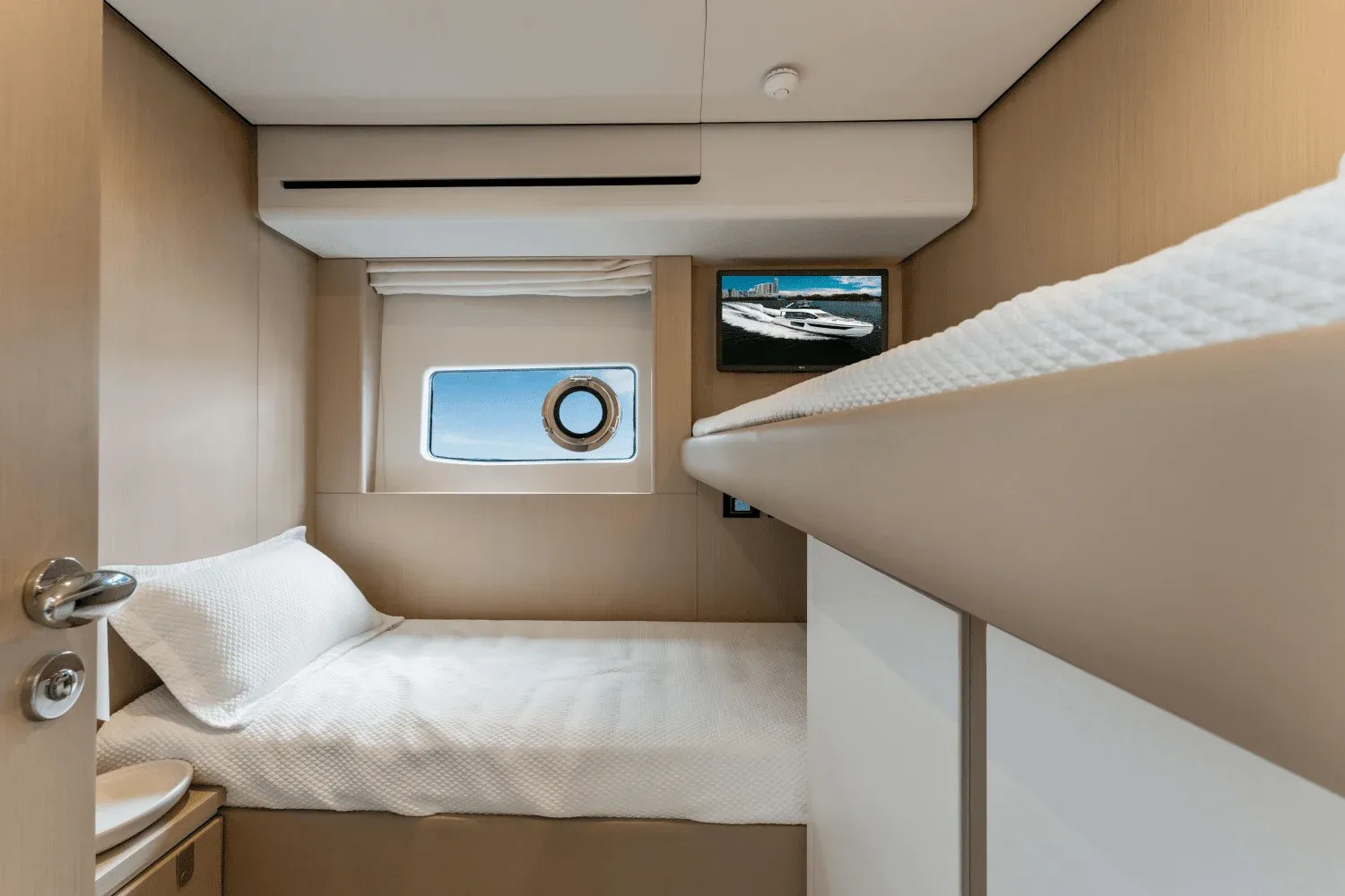 2023 Azimut 68 FLY Image Thumbnail #40