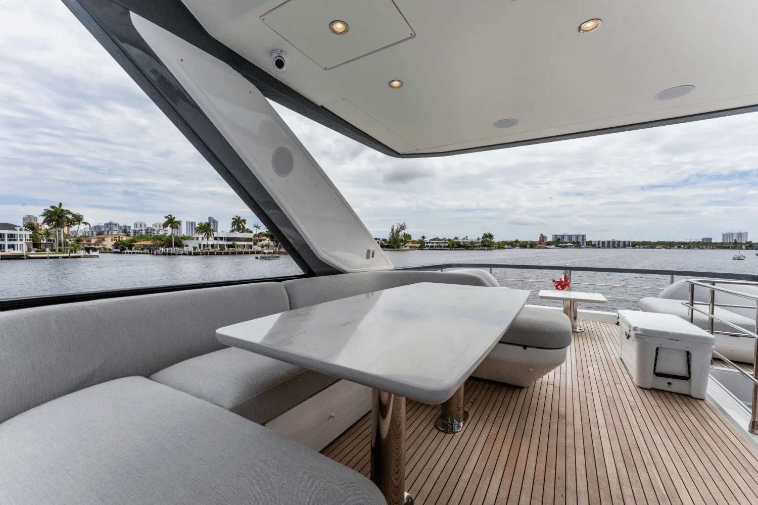 2023 Azimut 68 FLY Image Thumbnail #54