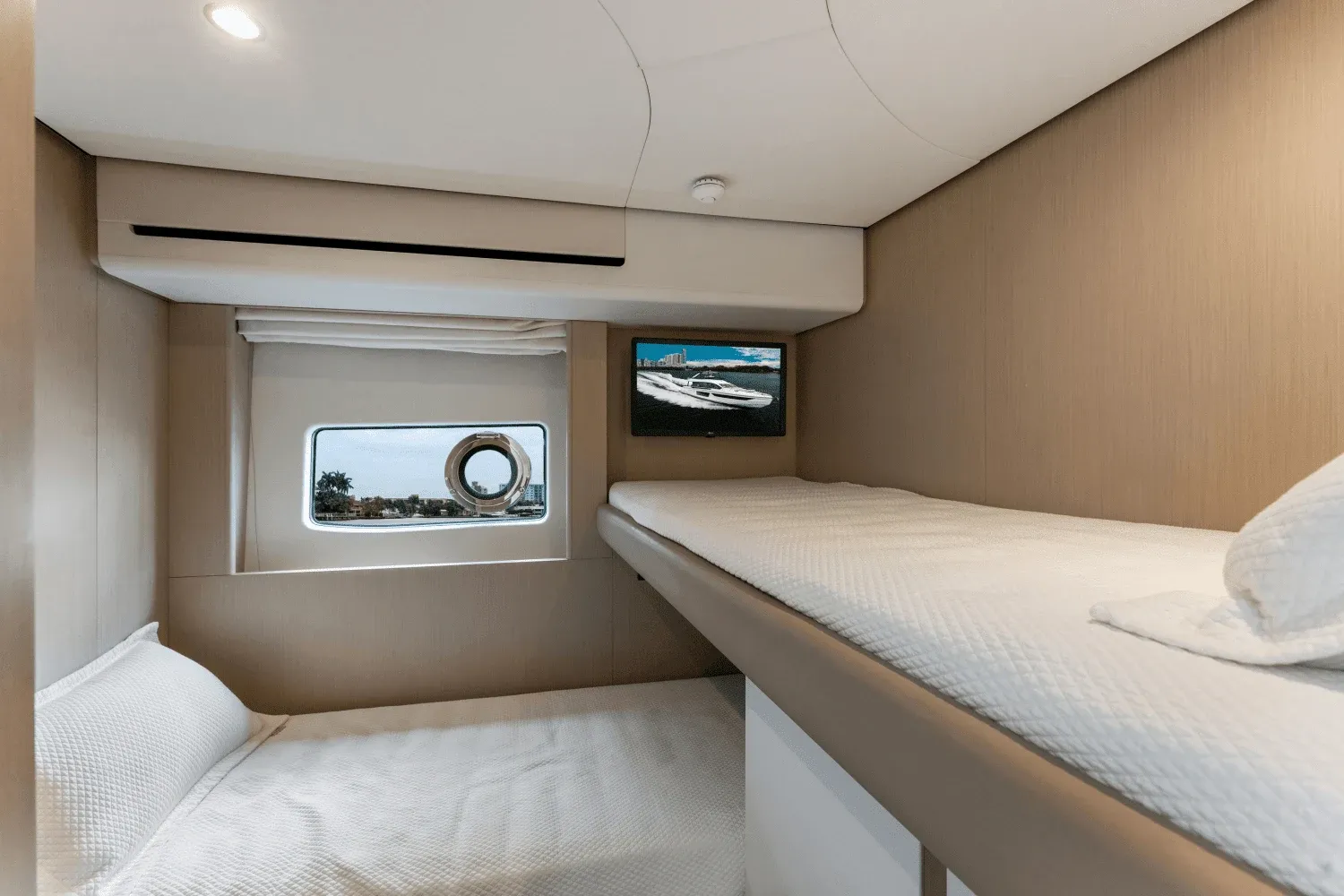 2023 Azimut 68 FLY Image Thumbnail #41