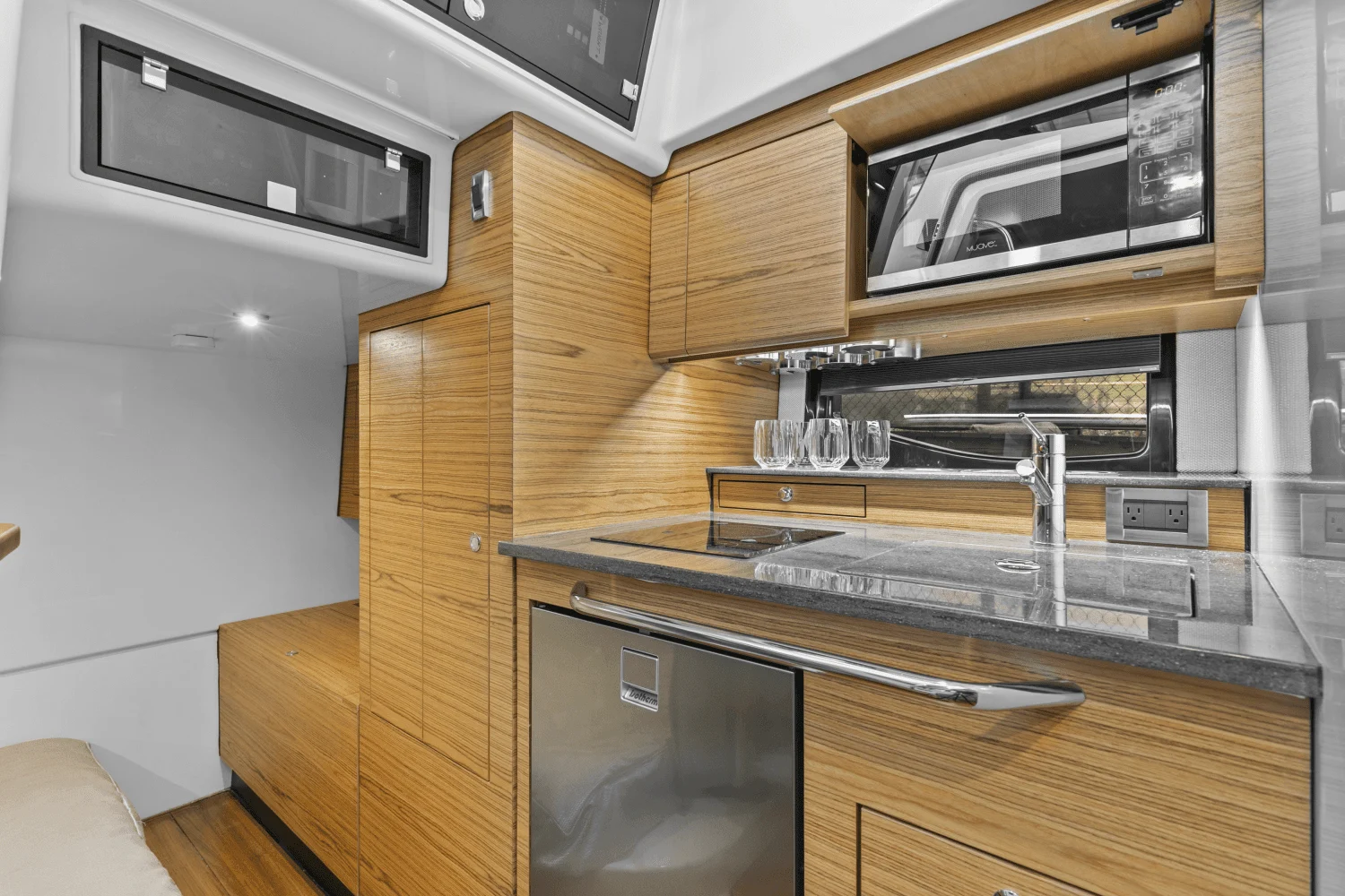 2022 Boston Whaler
                                                             405 Conquest Image Thumbnail #42