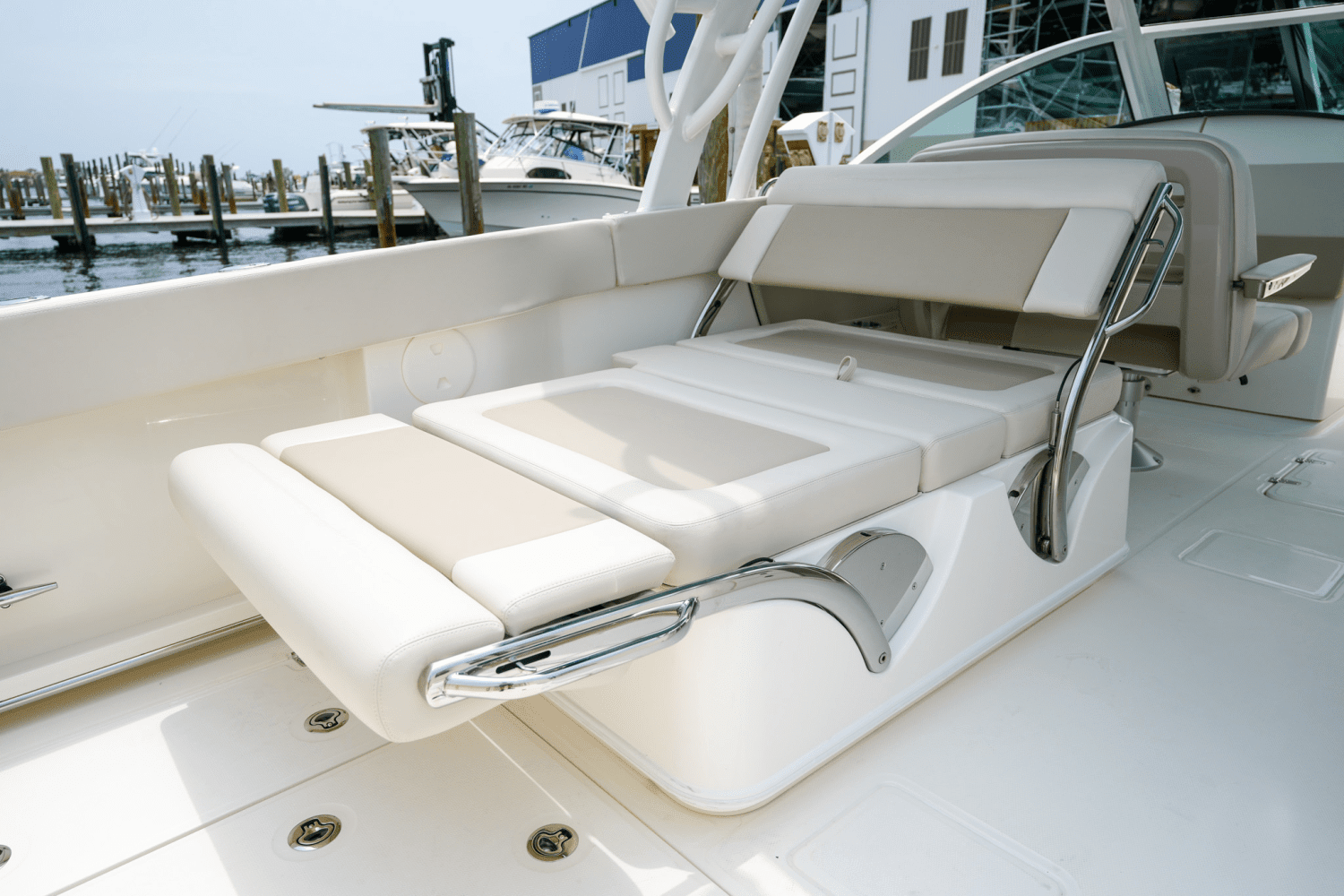 2024 Boston Whaler 320 Vantage Image Thumbnail #31