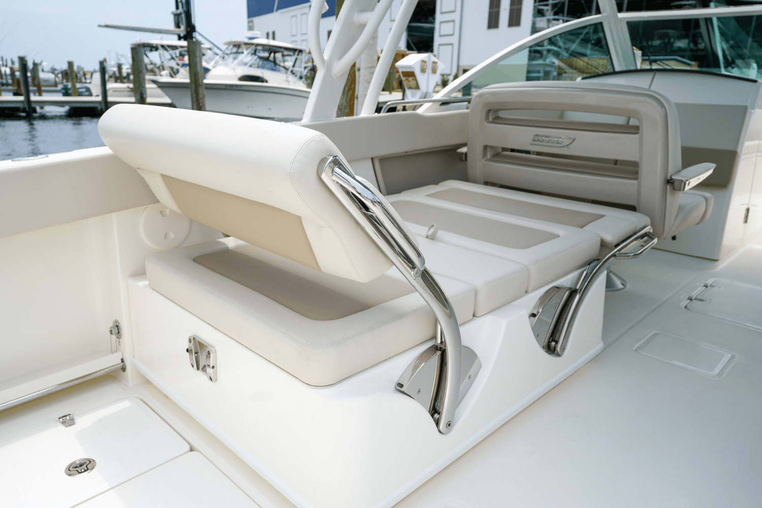 2024 Boston Whaler 320 Vantage Image Thumbnail #32