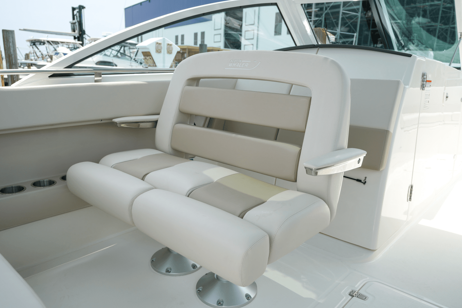 2024 Boston Whaler 320 Vantage Image Thumbnail #27