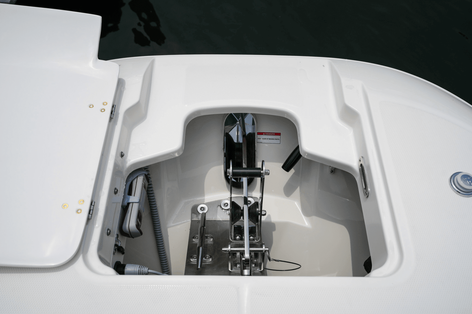 2024 Boston Whaler 320 Vantage Image Thumbnail #8