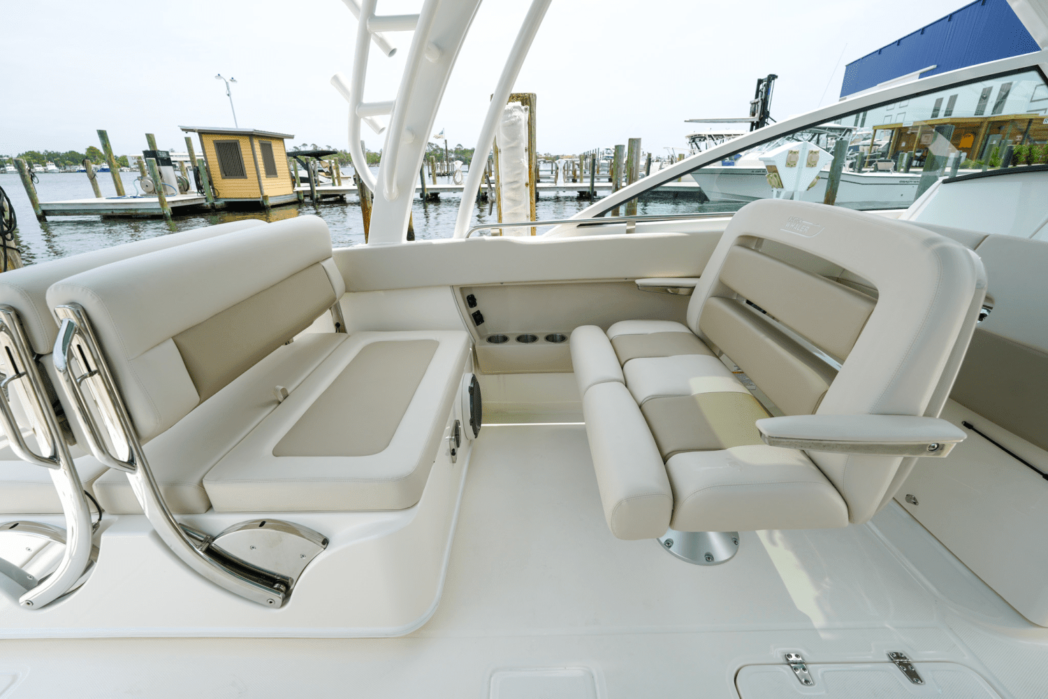 2024 Boston Whaler 320 Vantage Image Thumbnail #28