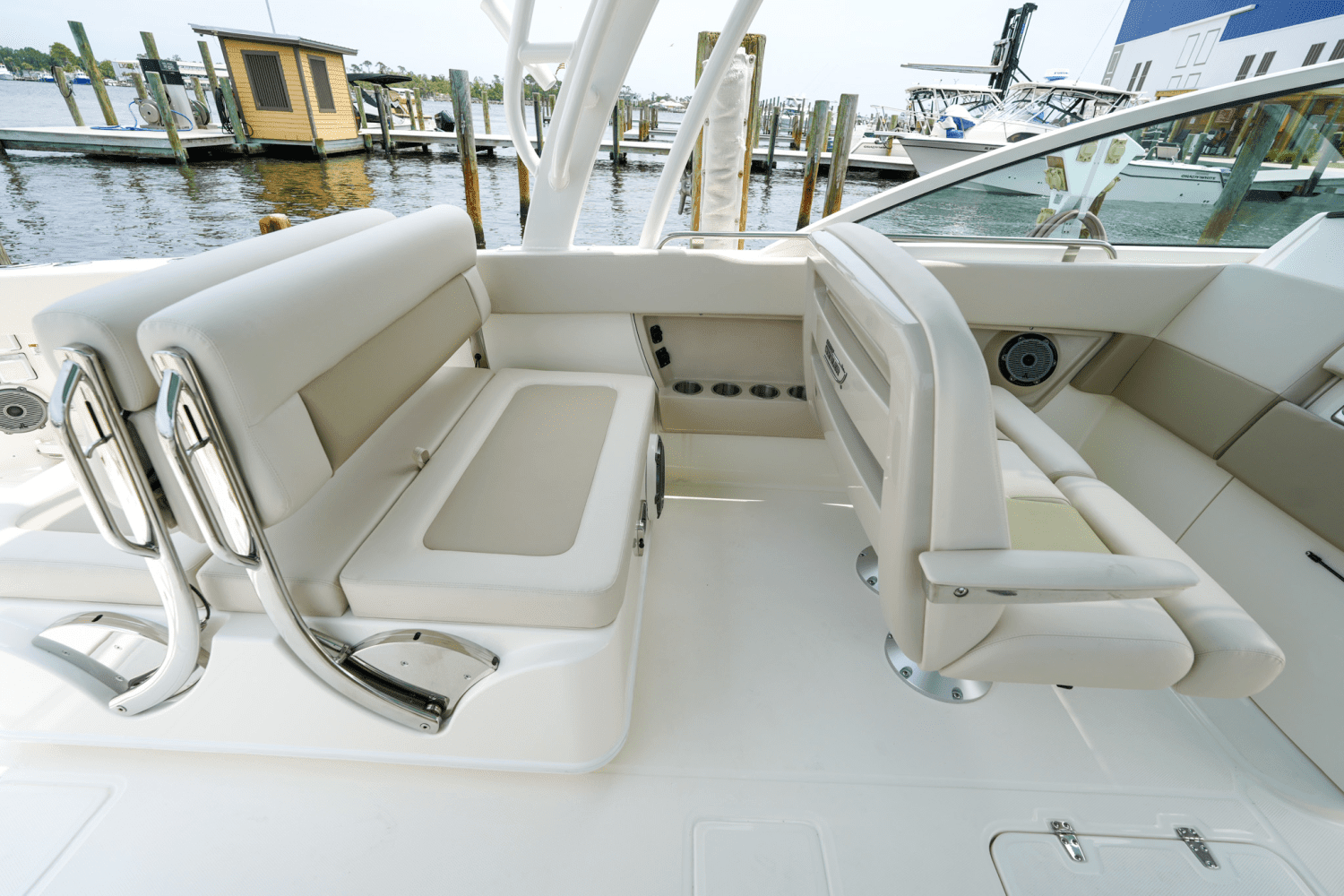 2024 Boston Whaler 320 Vantage Image Thumbnail #29