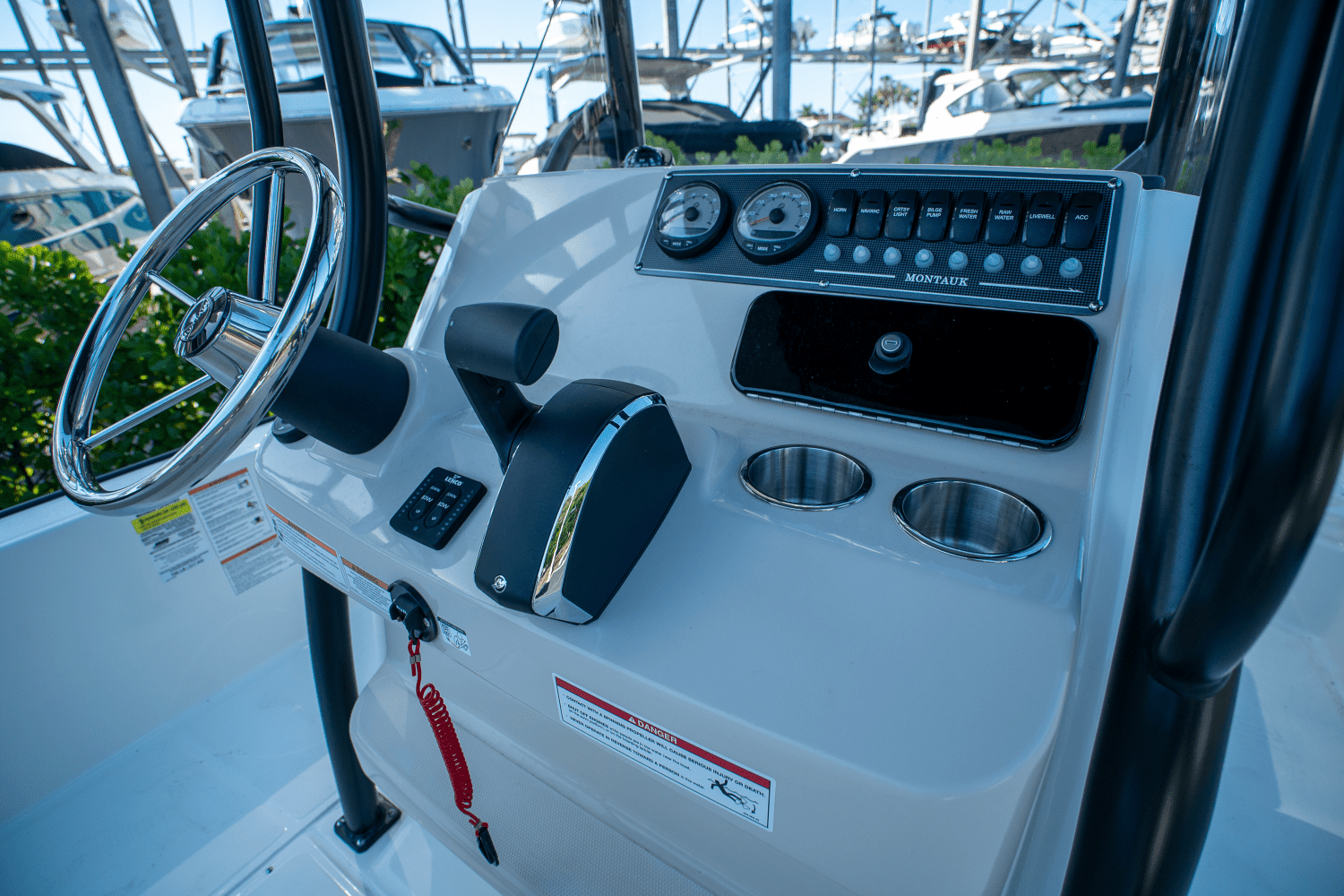 2024 Boston Whaler 210 Montauk Image Thumbnail #17