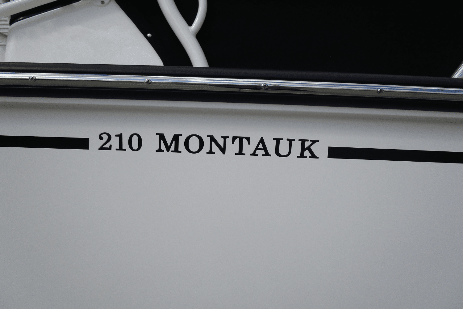 2024 Boston Whaler 210 Montauk Image Thumbnail #17