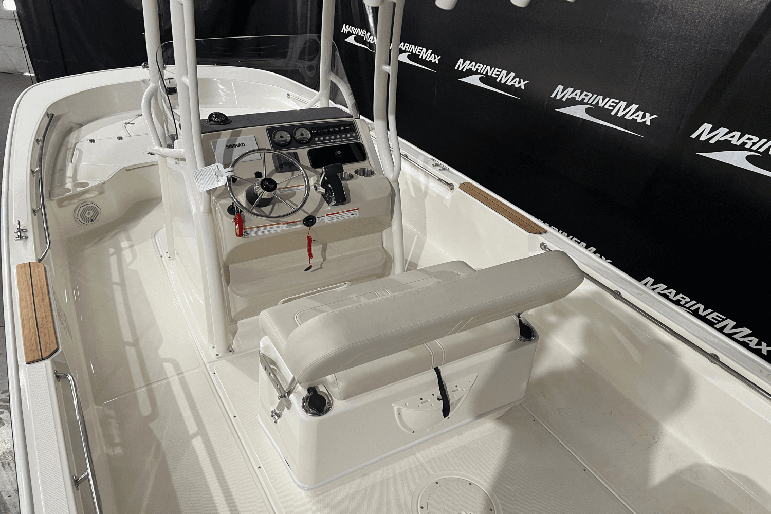 2024 Boston Whaler 210 Montauk Image Thumbnail #8