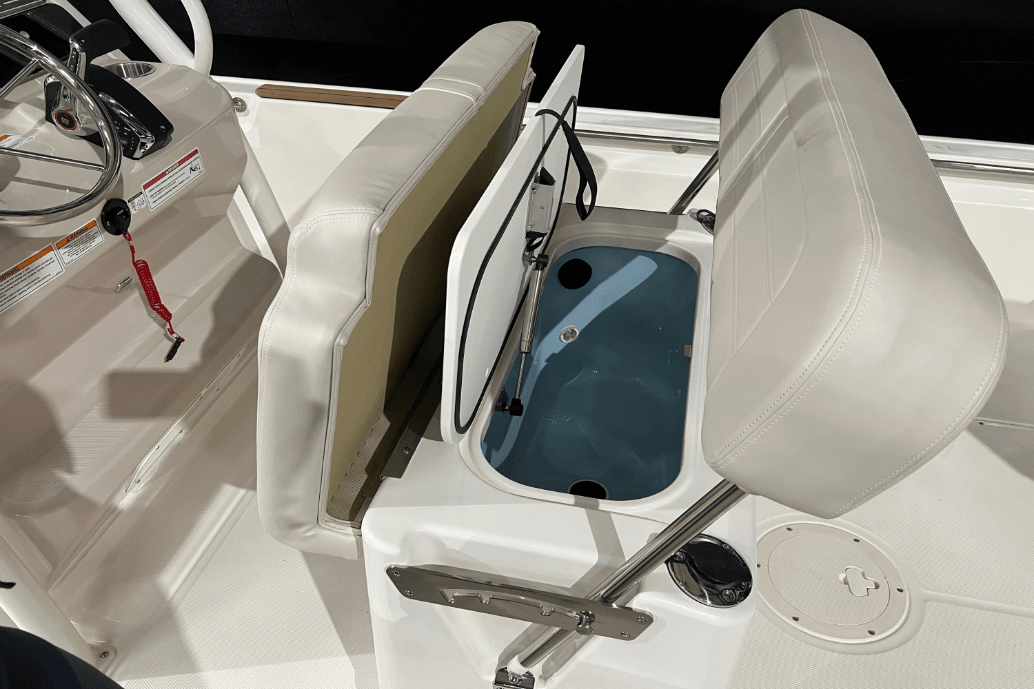 2024 Boston Whaler 210 Montauk Image Thumbnail #13