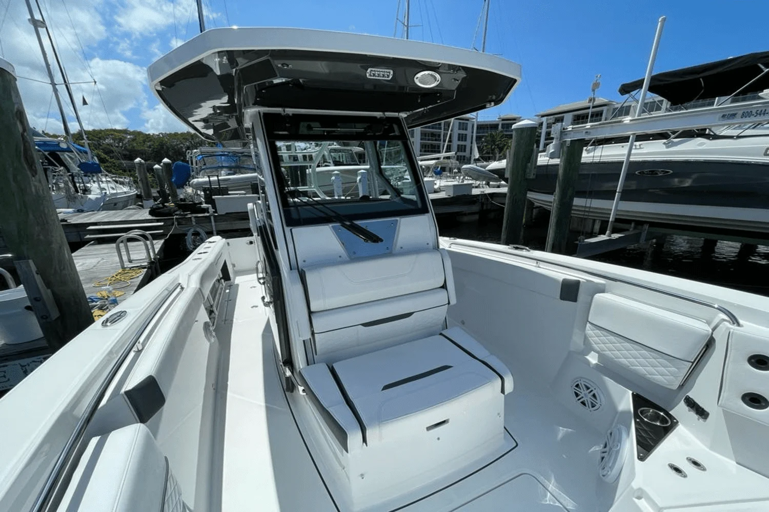2021 Blackfin
                                                             272 Image Thumbnail #10