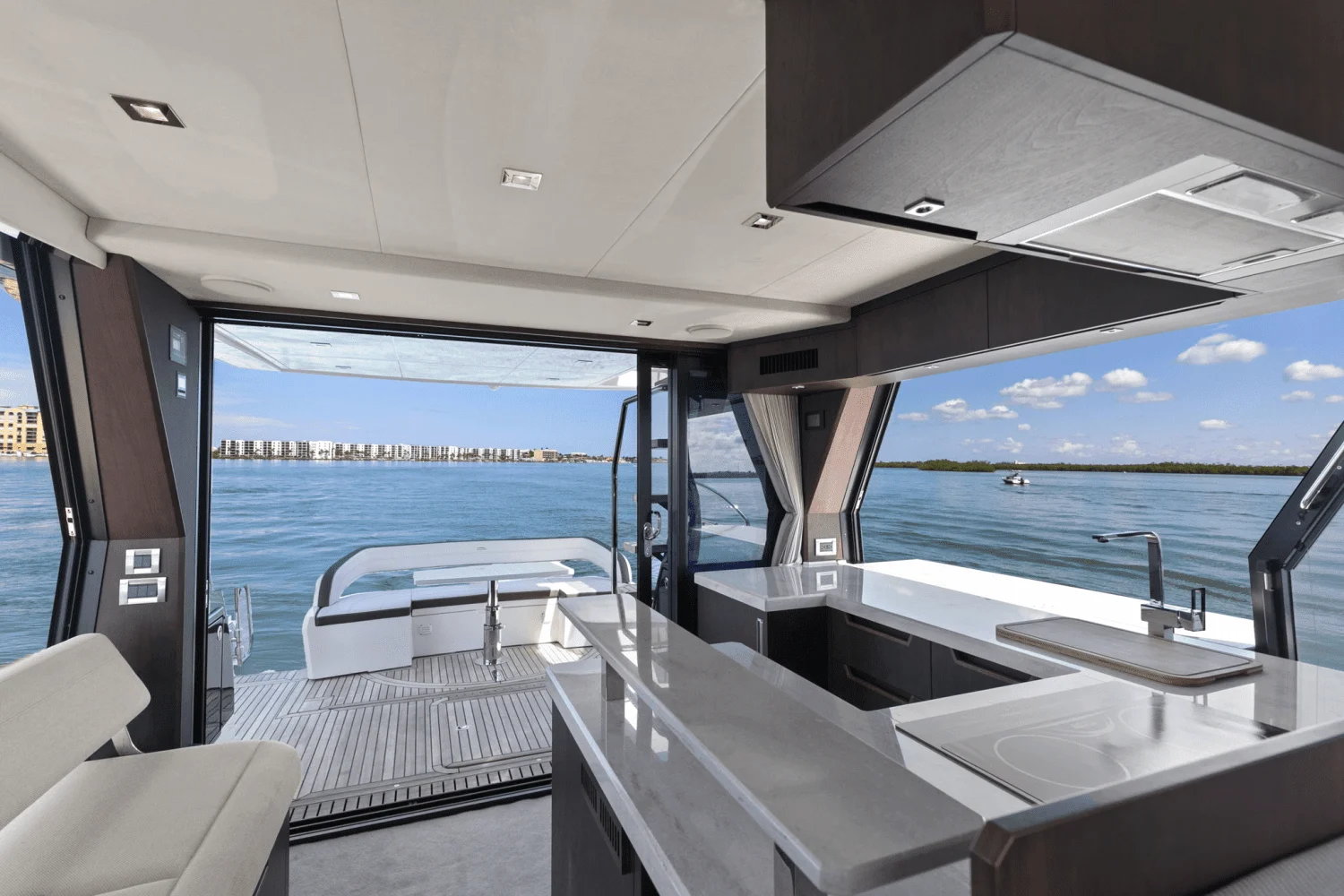 2022 Galeon
                                                             500 FLY Image Thumbnail #19