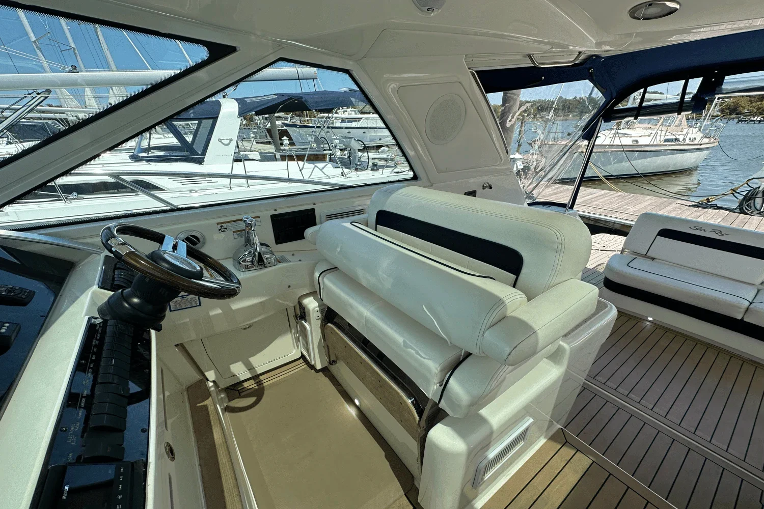 2011 Sea Ray 450 SUNDANCER Image Thumbnail #21