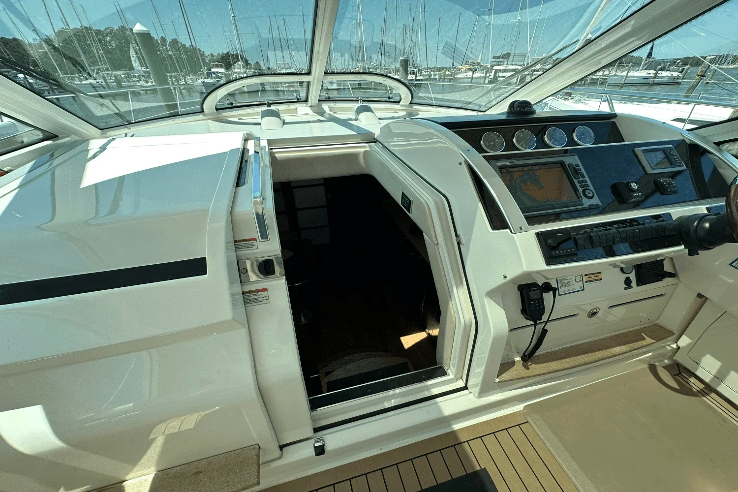 2011 Sea Ray 450 SUNDANCER Image Thumbnail #26
