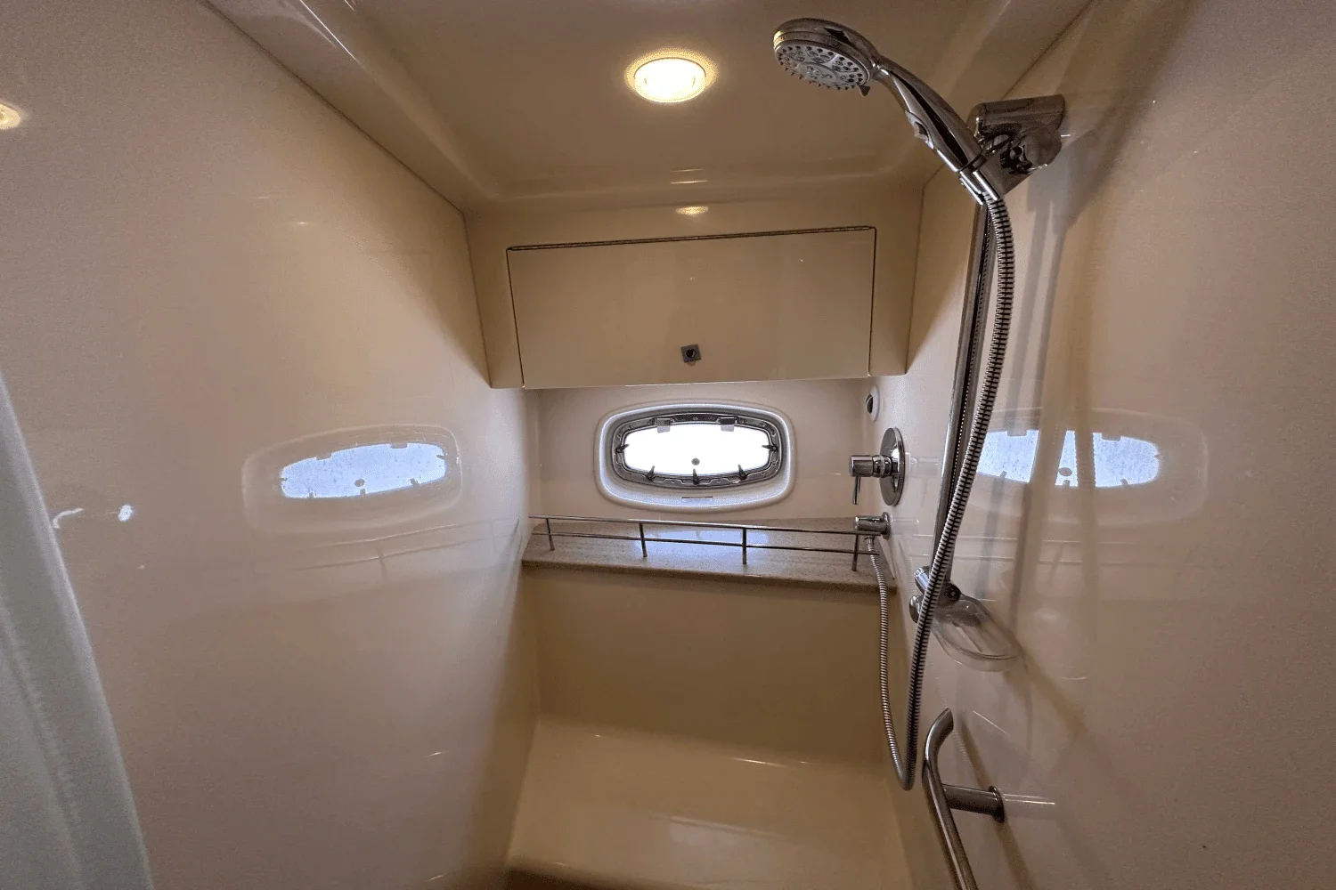 2011 Sea Ray 450 SUNDANCER Image Thumbnail #38