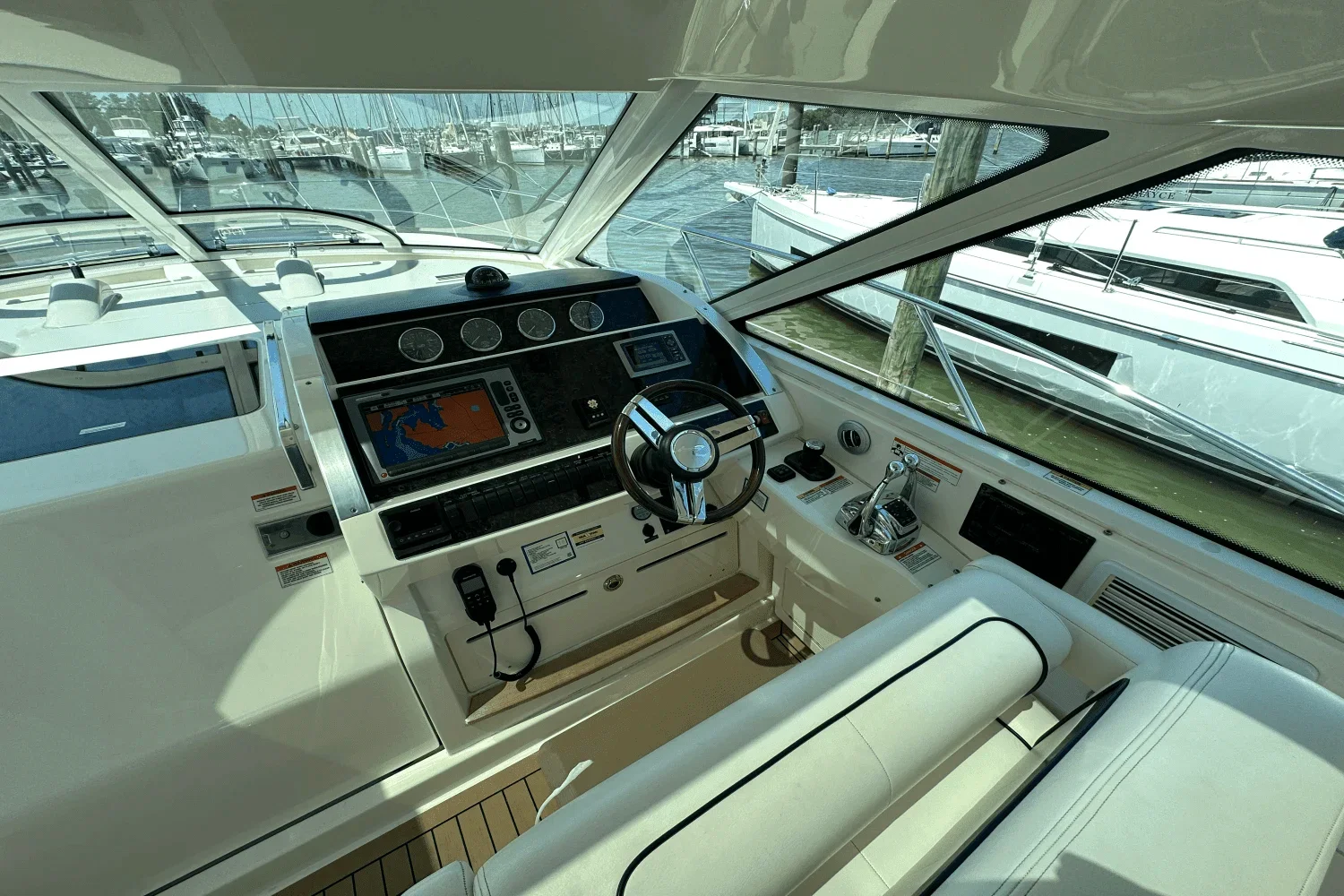 2011 Sea Ray 450 SUNDANCER Image Thumbnail #24