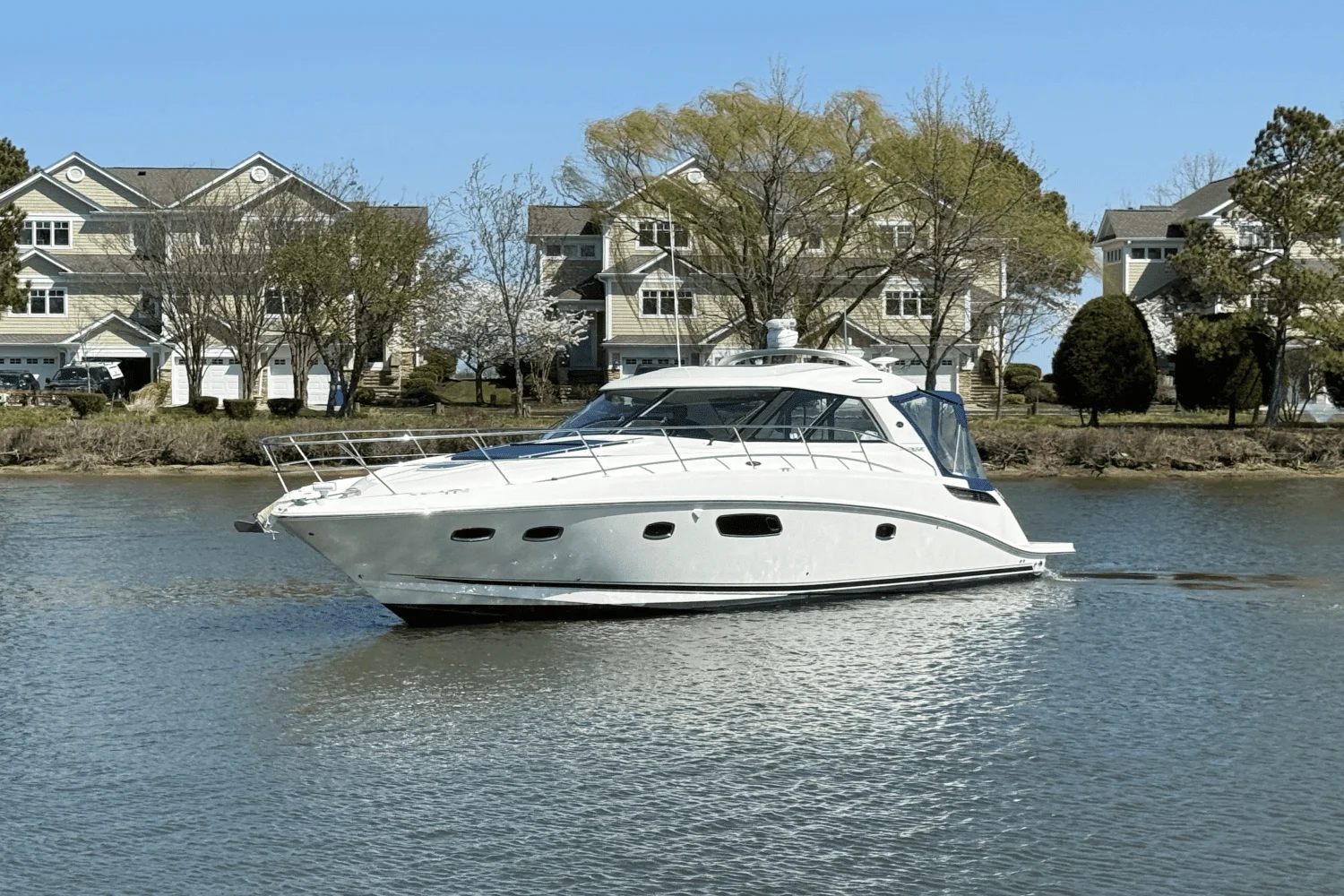 2011 Sea Ray 450 SUNDANCER Image Thumbnail #1