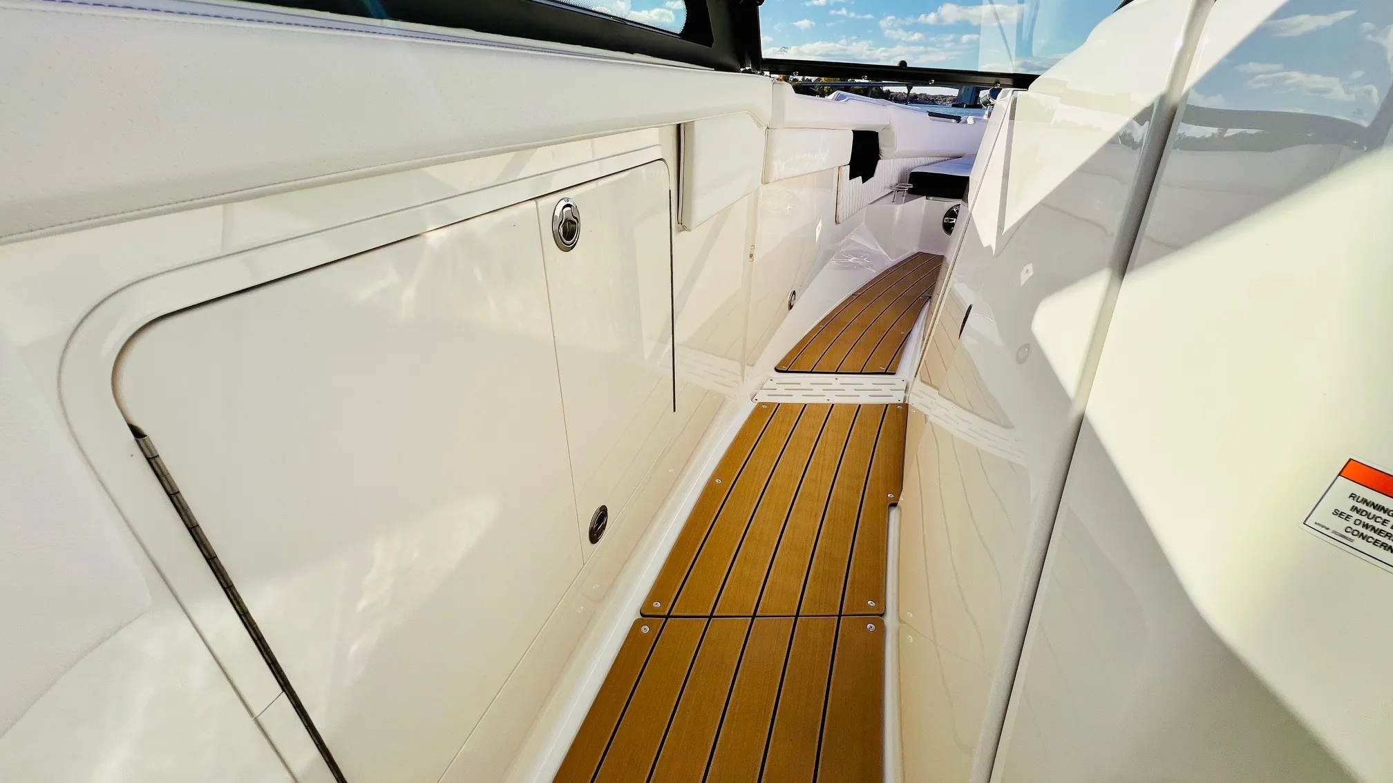 2022 Sea Ray 400 SLX Image Thumbnail #42