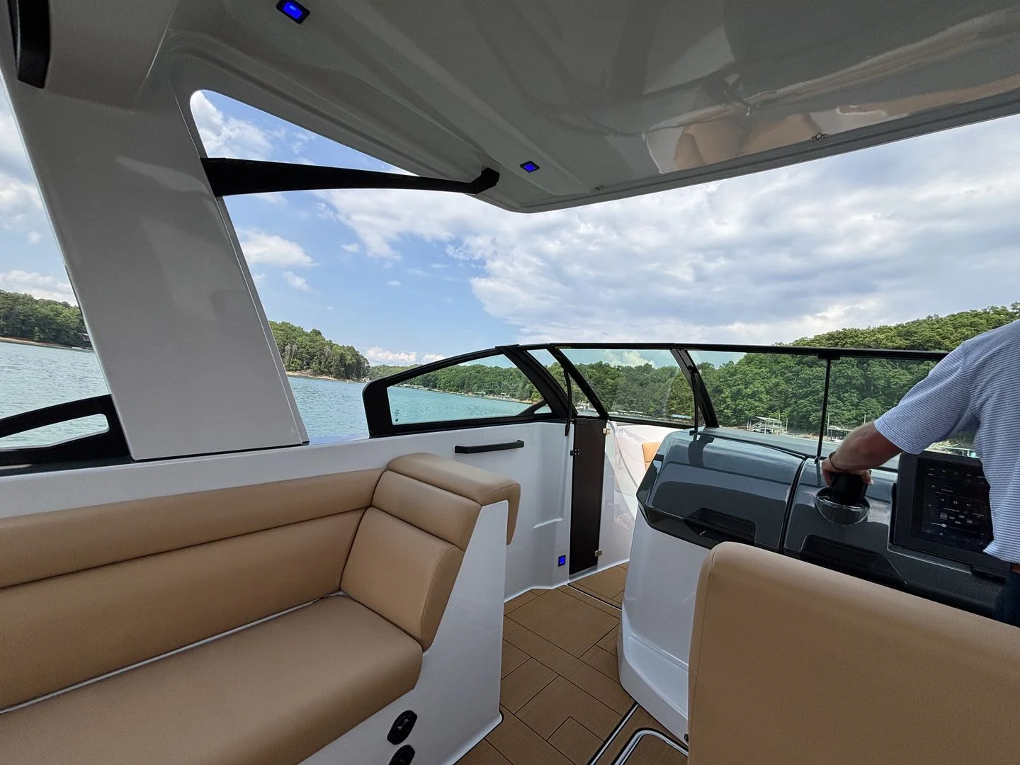 2024 Aviara AV32 Image Thumbnail #25