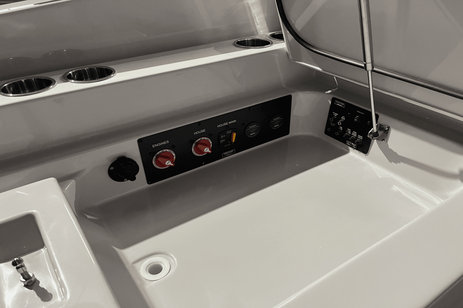 2024 Aviara AV32 Image Thumbnail #6