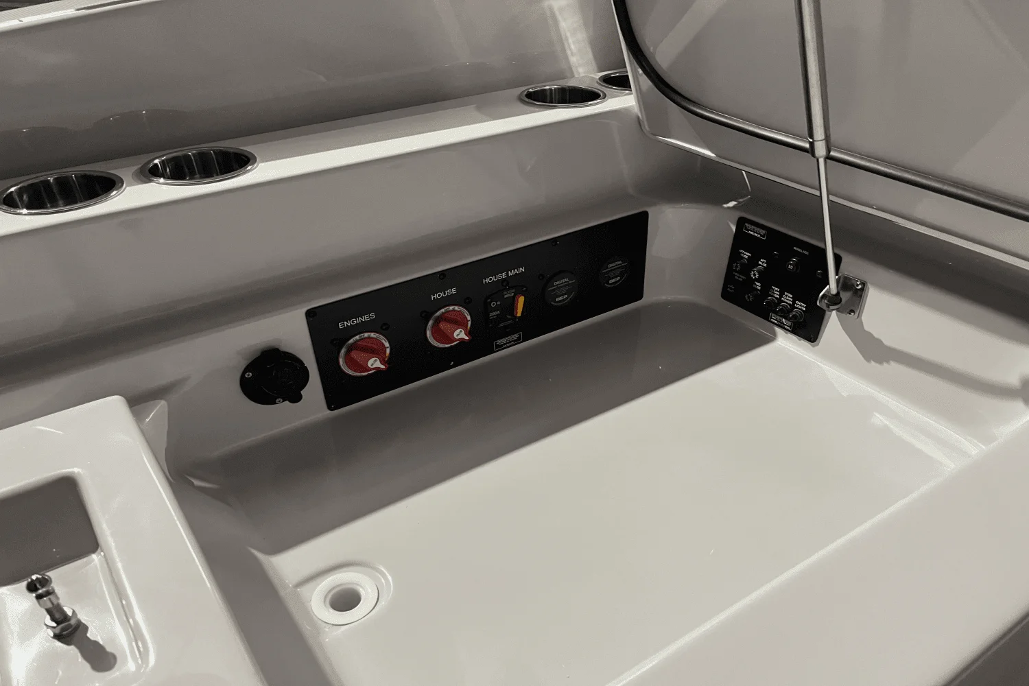 2024 Aviara AV32 Image Thumbnail #6