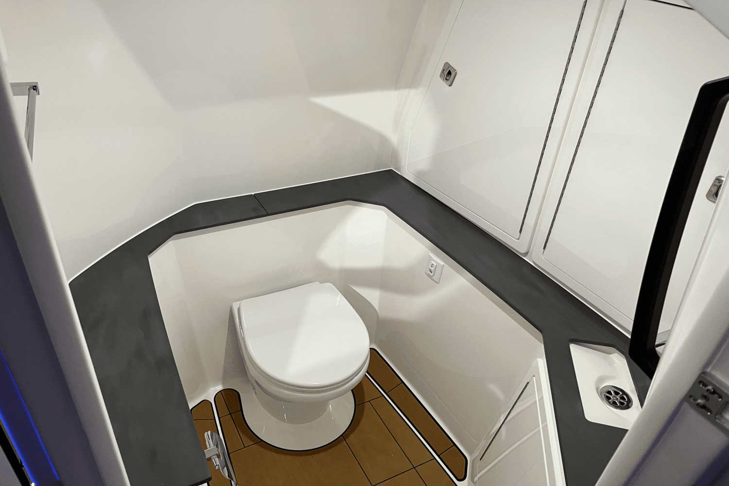 2024 Aviara AV32 Image Thumbnail #21