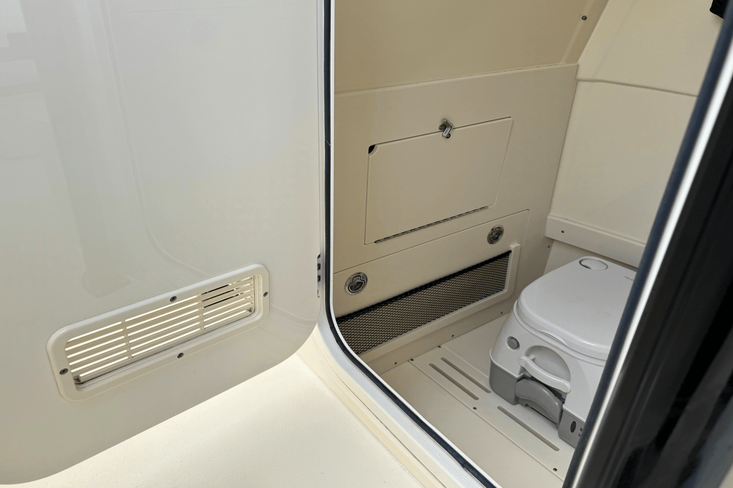 2024 Scout 215 XSF Image Thumbnail #16