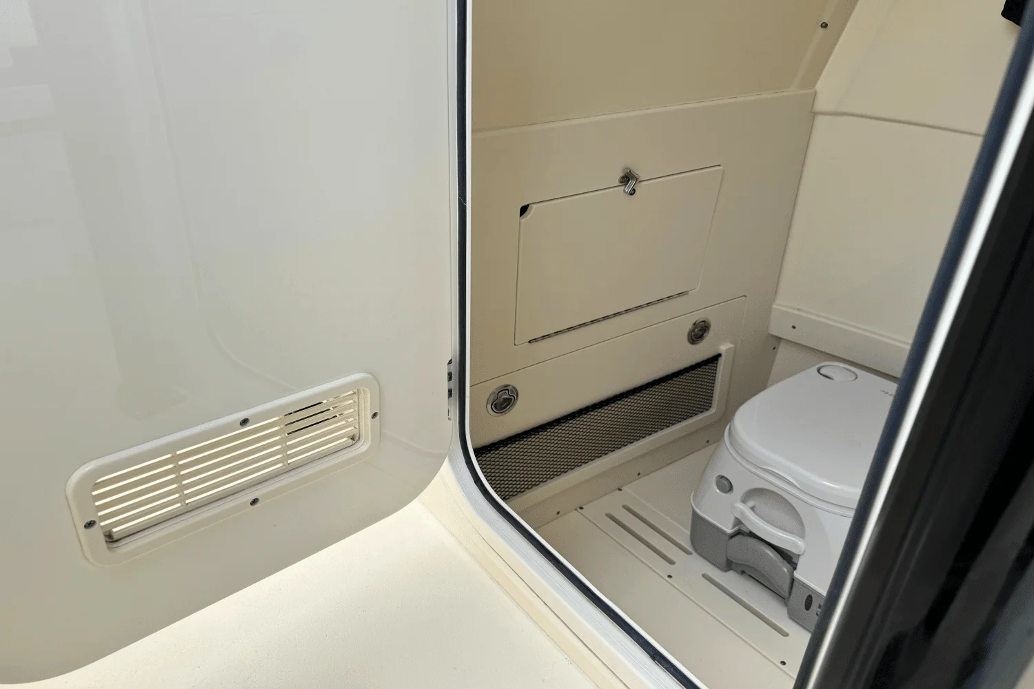 2024 Scout 215 XSF Image Thumbnail #16