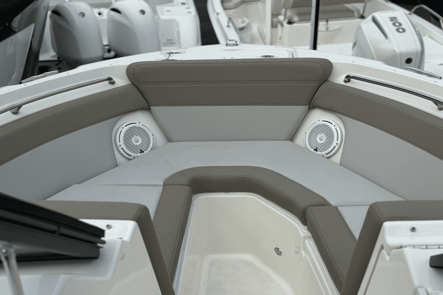 2024 Boston Whaler 210 Vantage Image Thumbnail #19