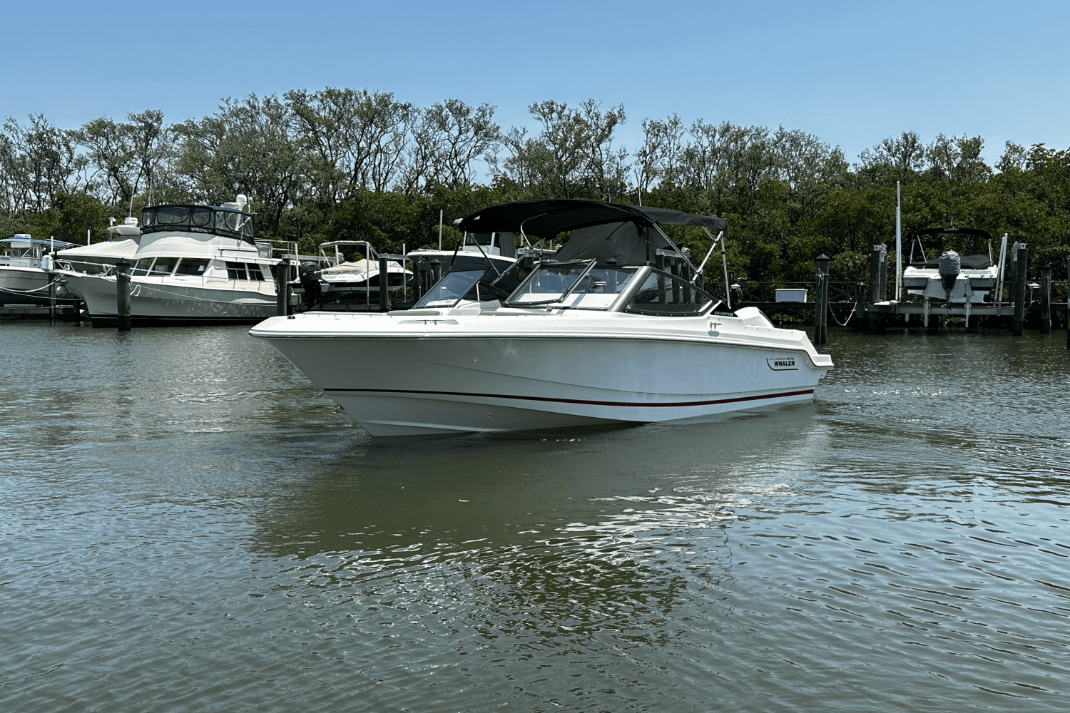 2024 Boston Whaler 210 Vantage Image Thumbnail #1